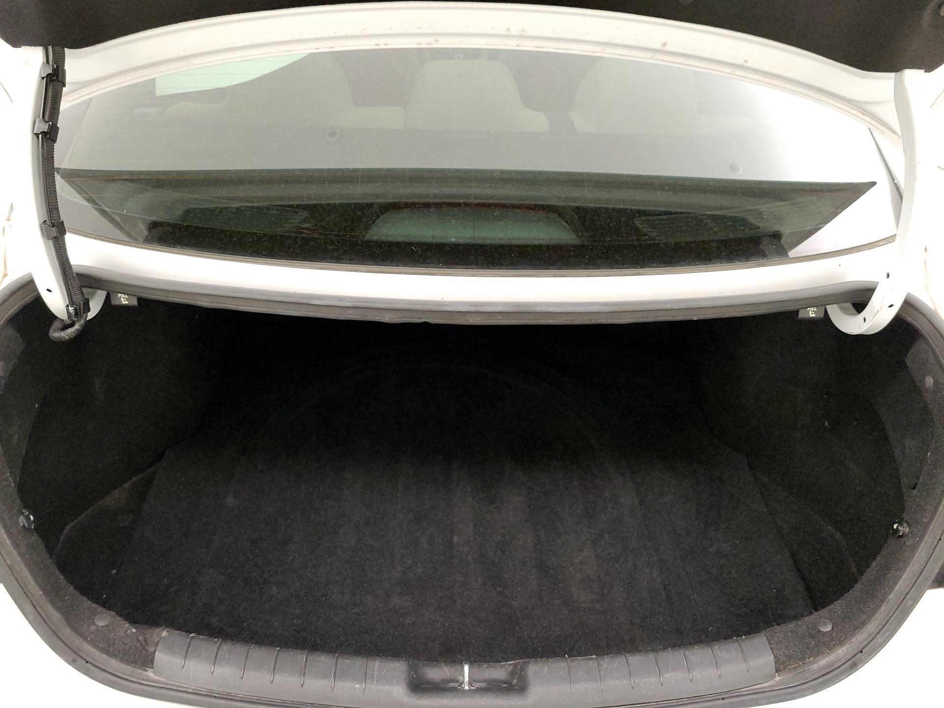 Thumbnail: 2019 Hyundai Elantra - 19