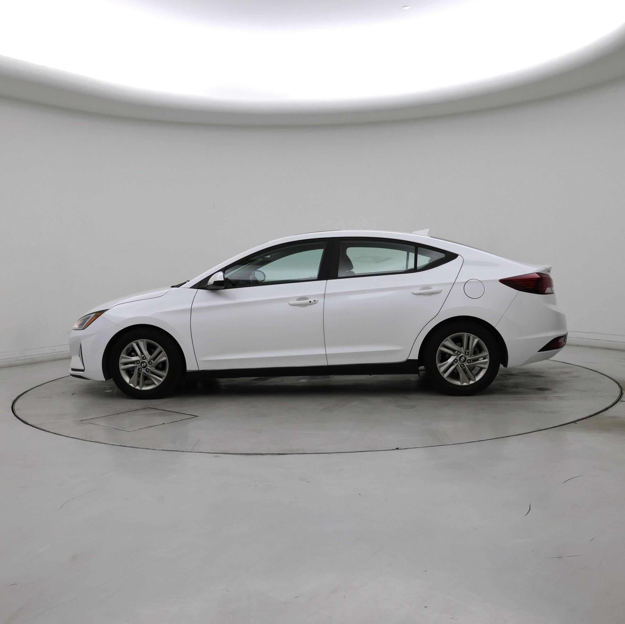 Thumbnail: 2019 Hyundai Elantra - 3