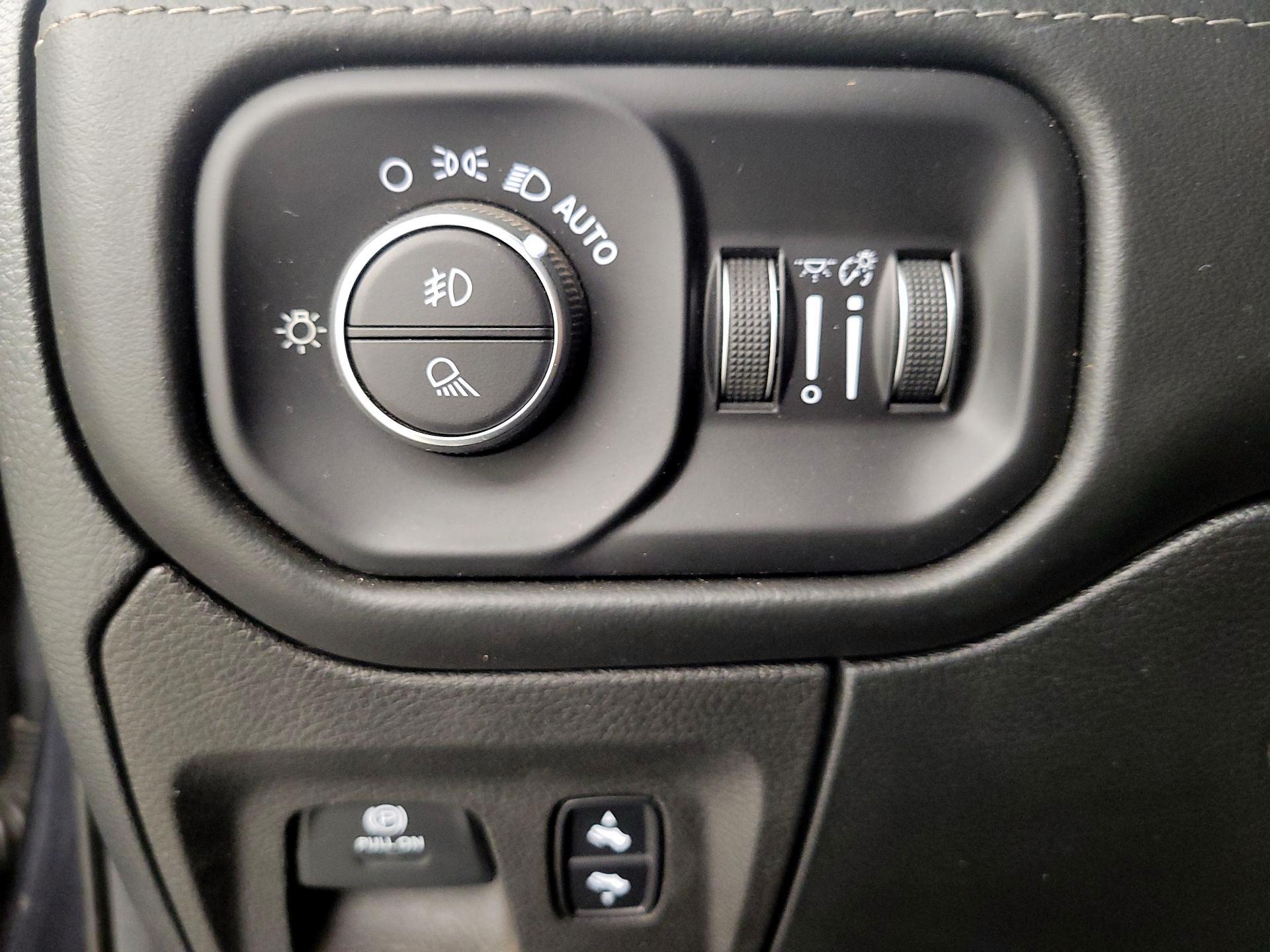 Thumbnail: 2019 RAM 1500 - 13