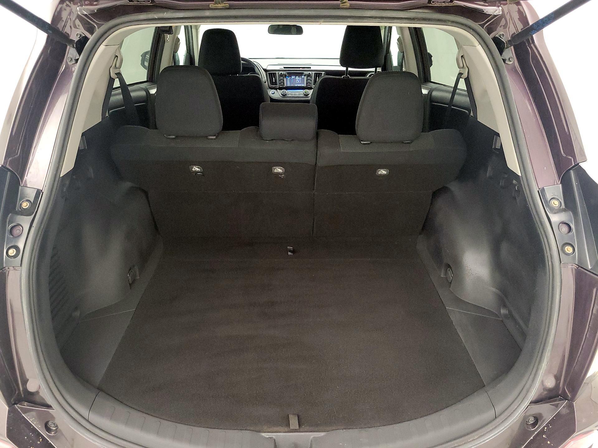 Thumbnail: 2018 Toyota RAV4 - 16