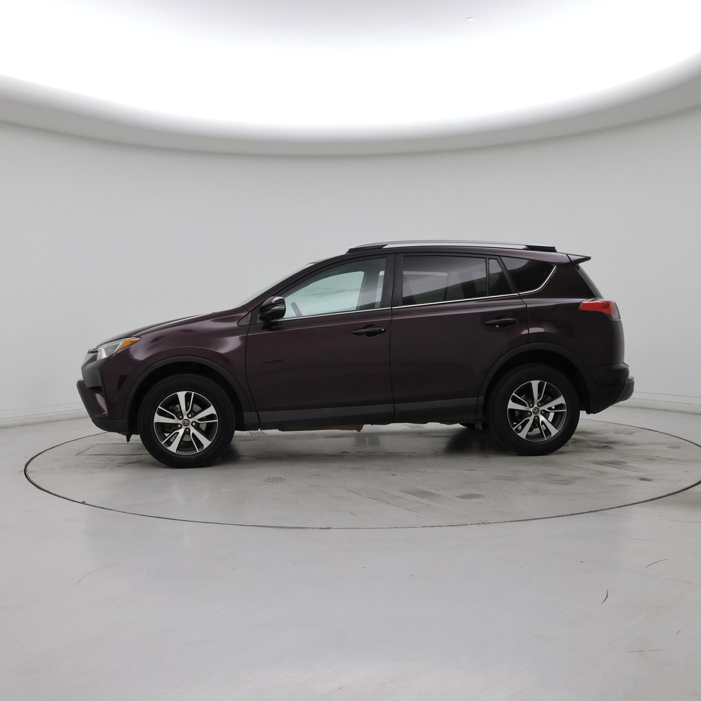 Thumbnail: 2018 Toyota RAV4 - 3