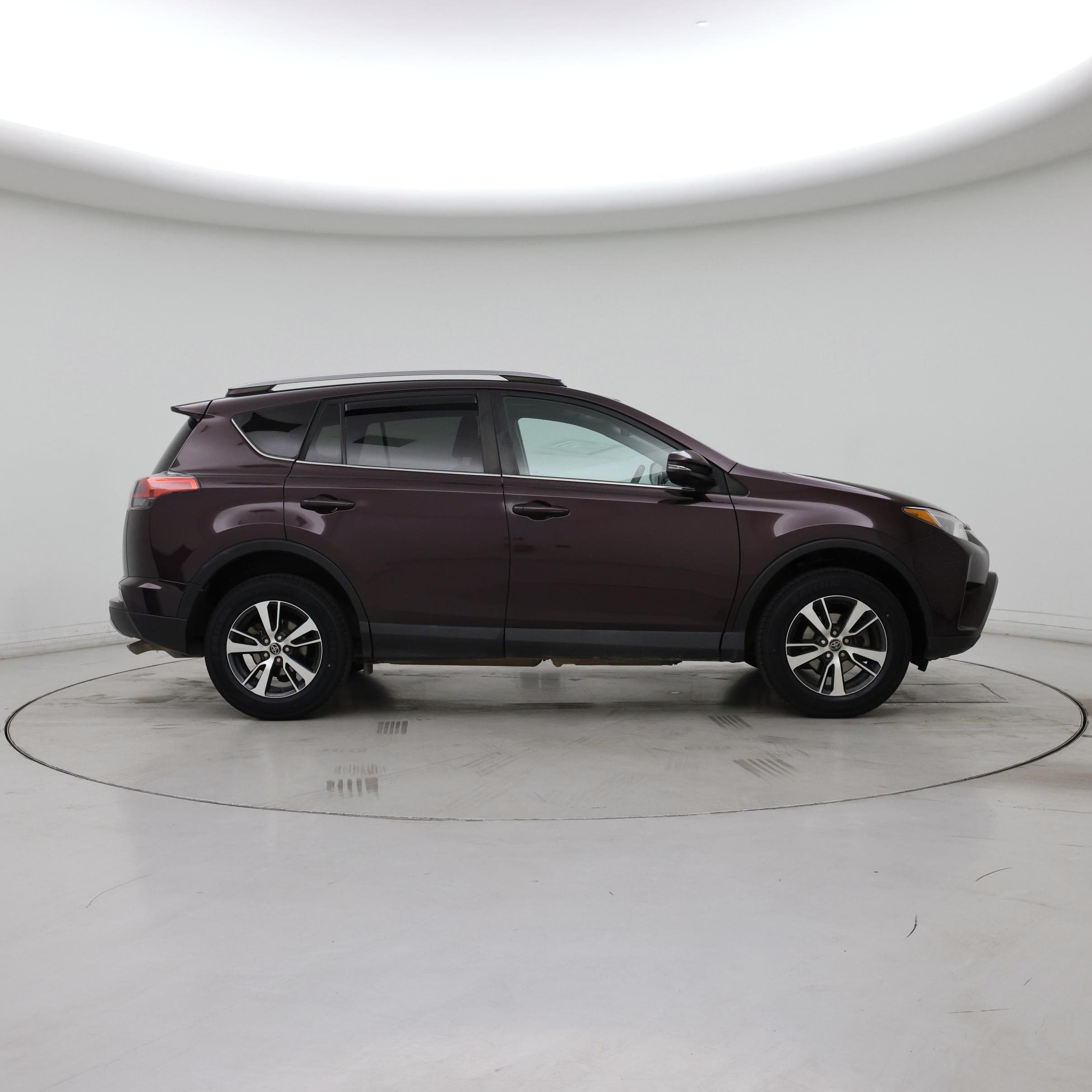 Thumbnail: 2018 Toyota RAV4 - 7