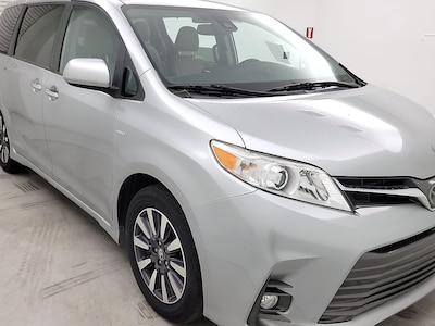 2020 Toyota Sienna XLE