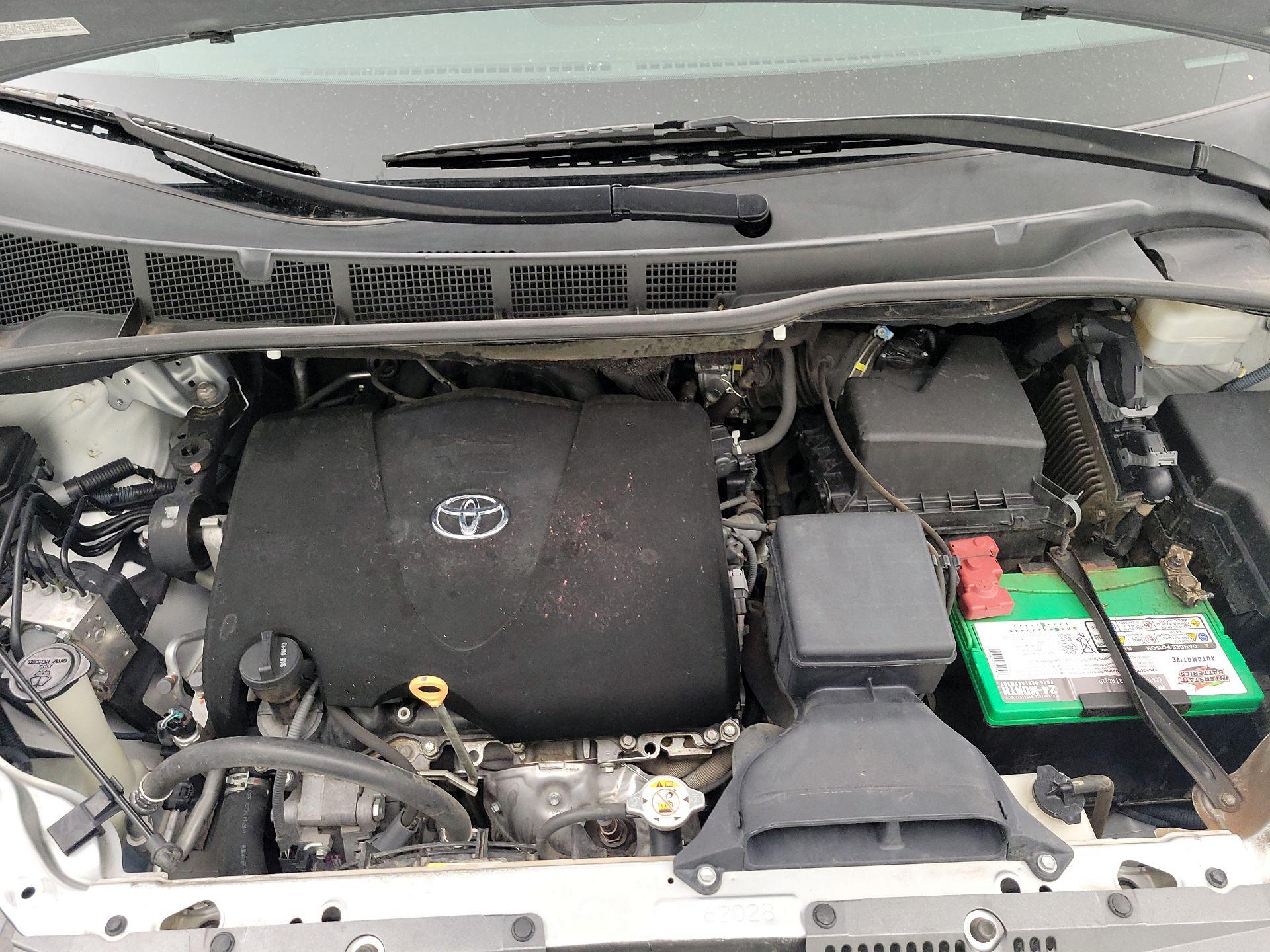 Thumbnail: 2020 Toyota Sienna - 15