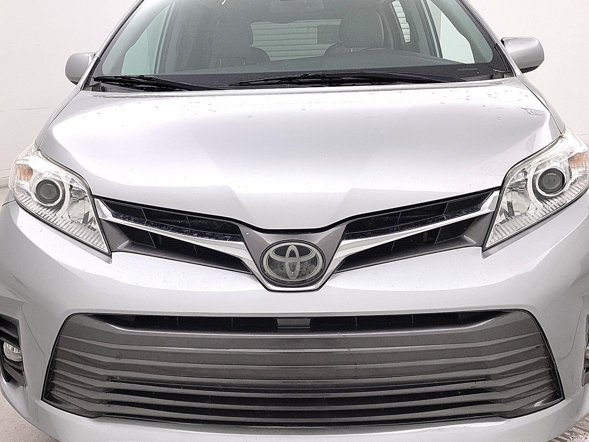 Thumbnail: 2020 Toyota Sienna - 2