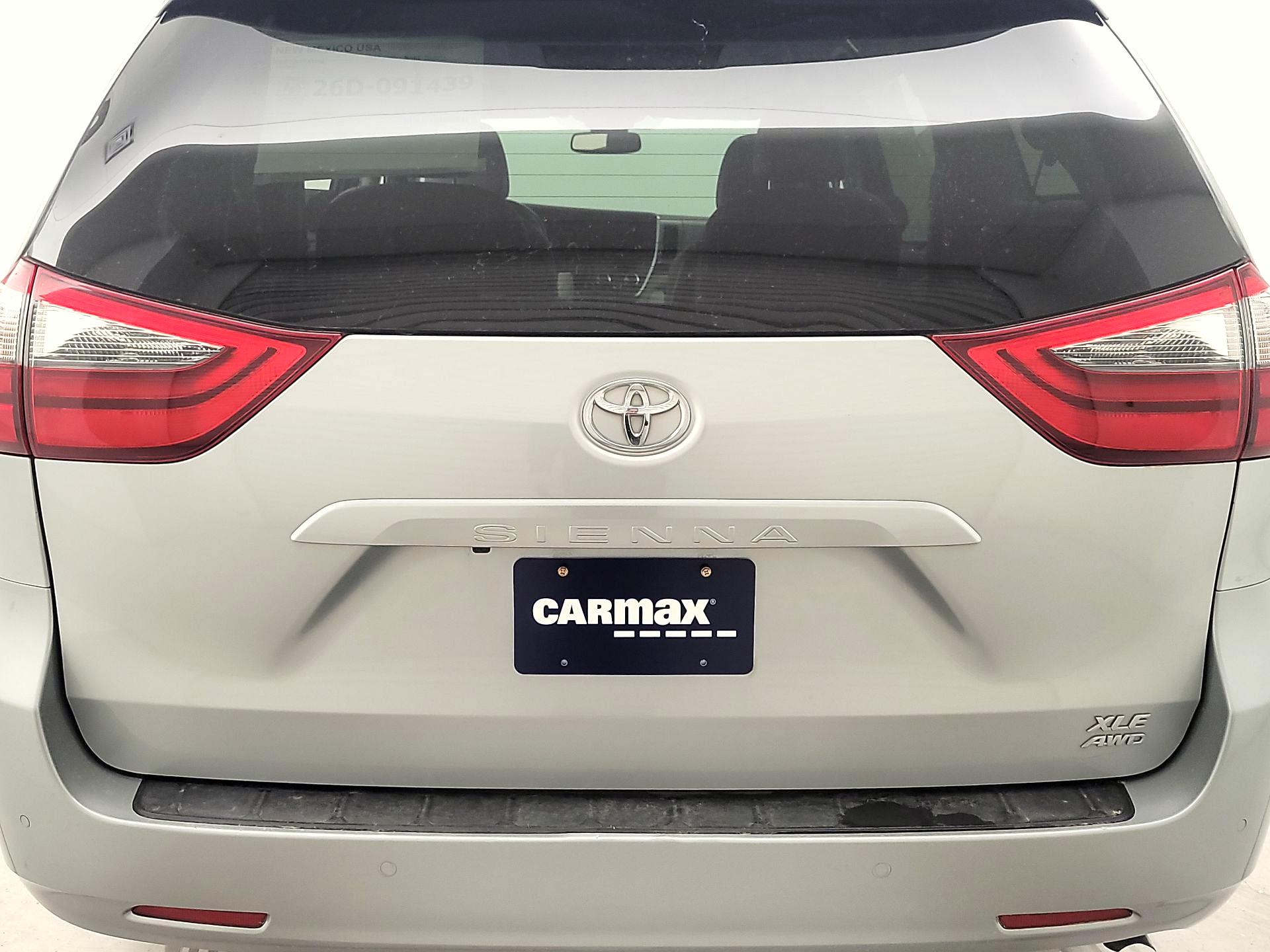 Thumbnail: 2020 Toyota Sienna - 6