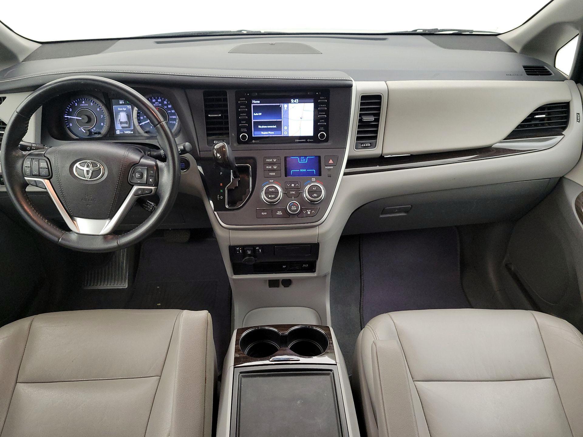 Thumbnail: 2020 Toyota Sienna - 8