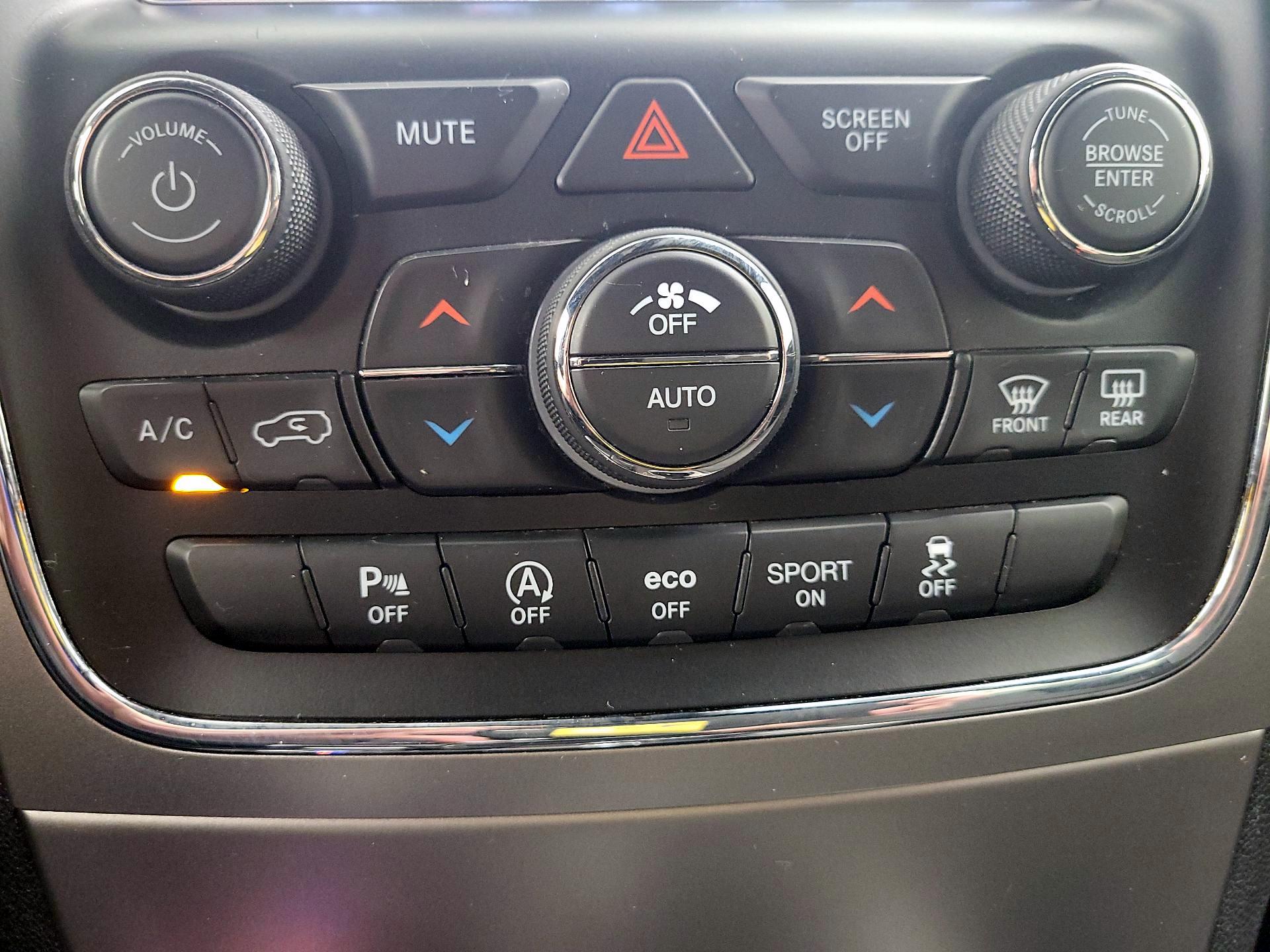 Thumbnail: 2018 Jeep Grand Cherokee - 17