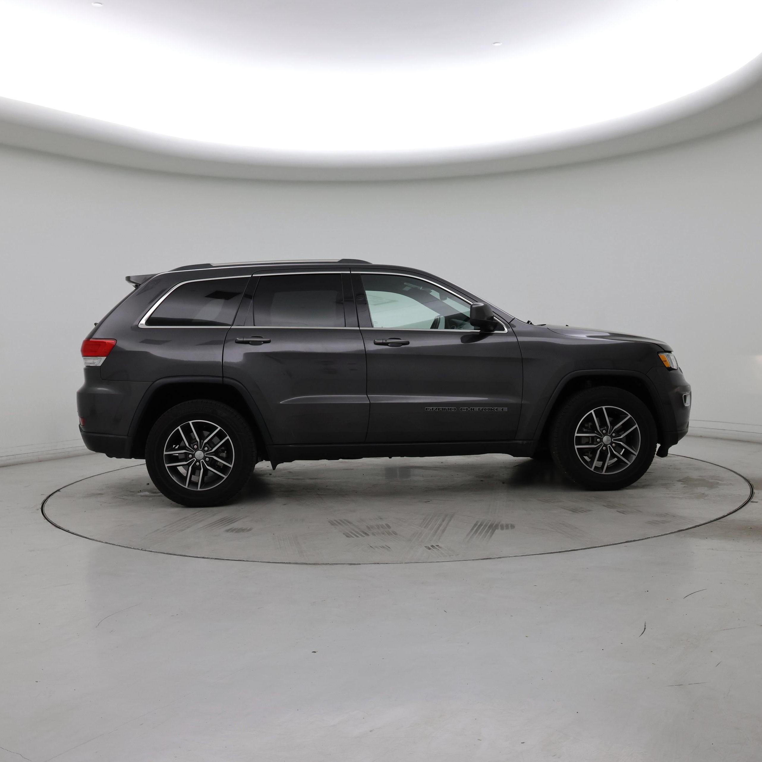 Thumbnail: 2018 Jeep Grand Cherokee - 7