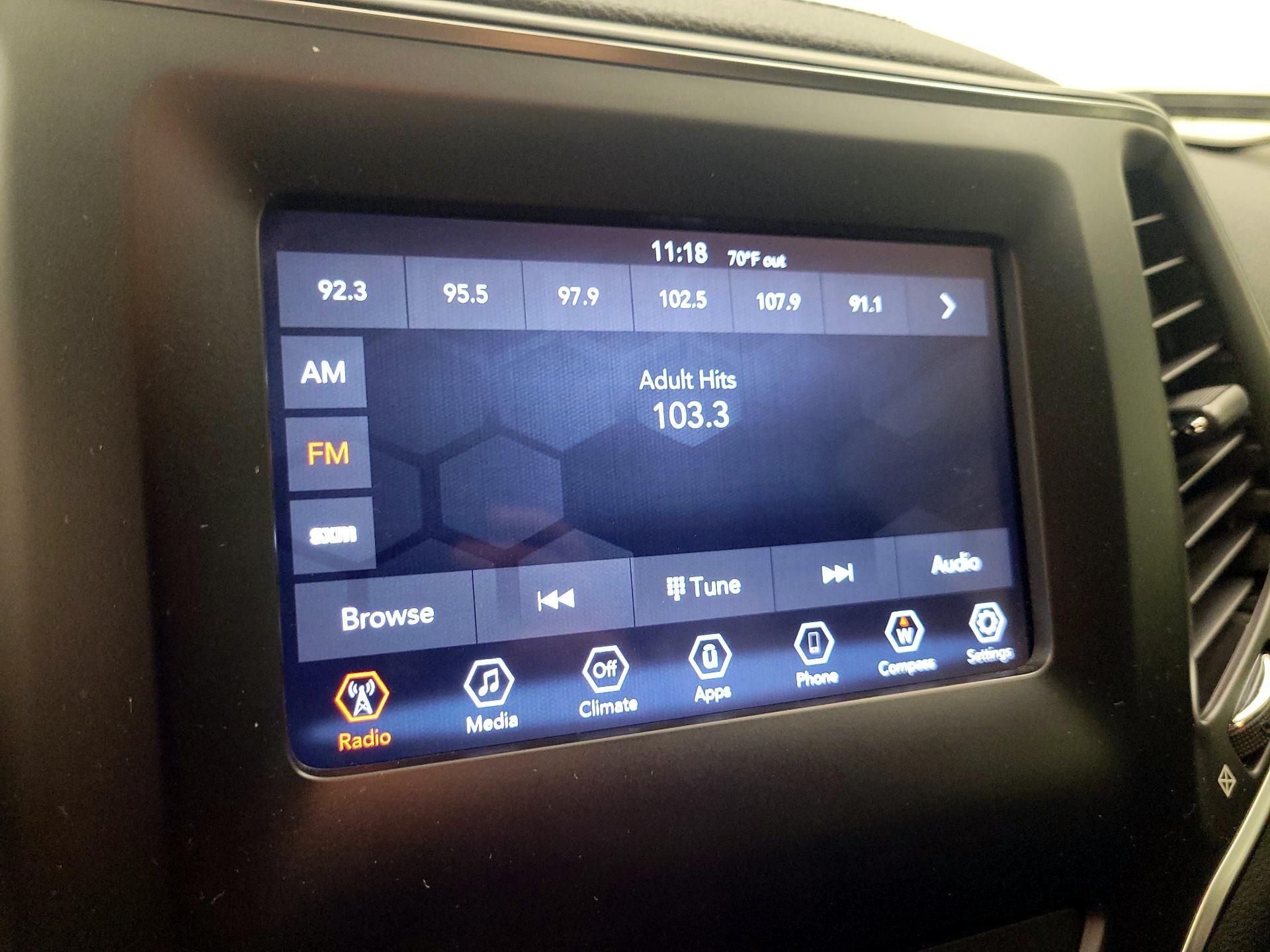 Thumbnail: 2020 Jeep Cherokee - 13