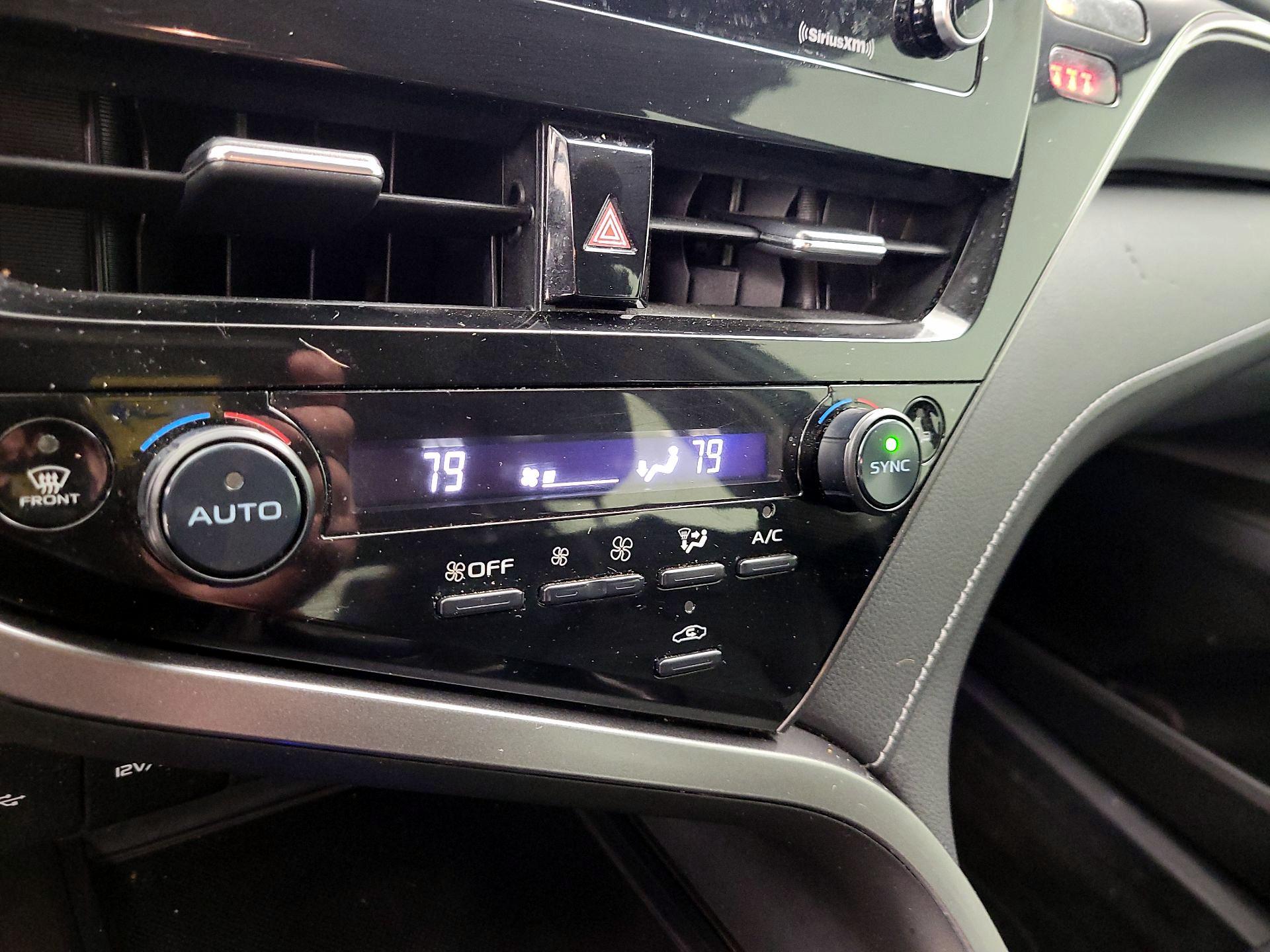 Thumbnail: 2022 Toyota Camry - 12