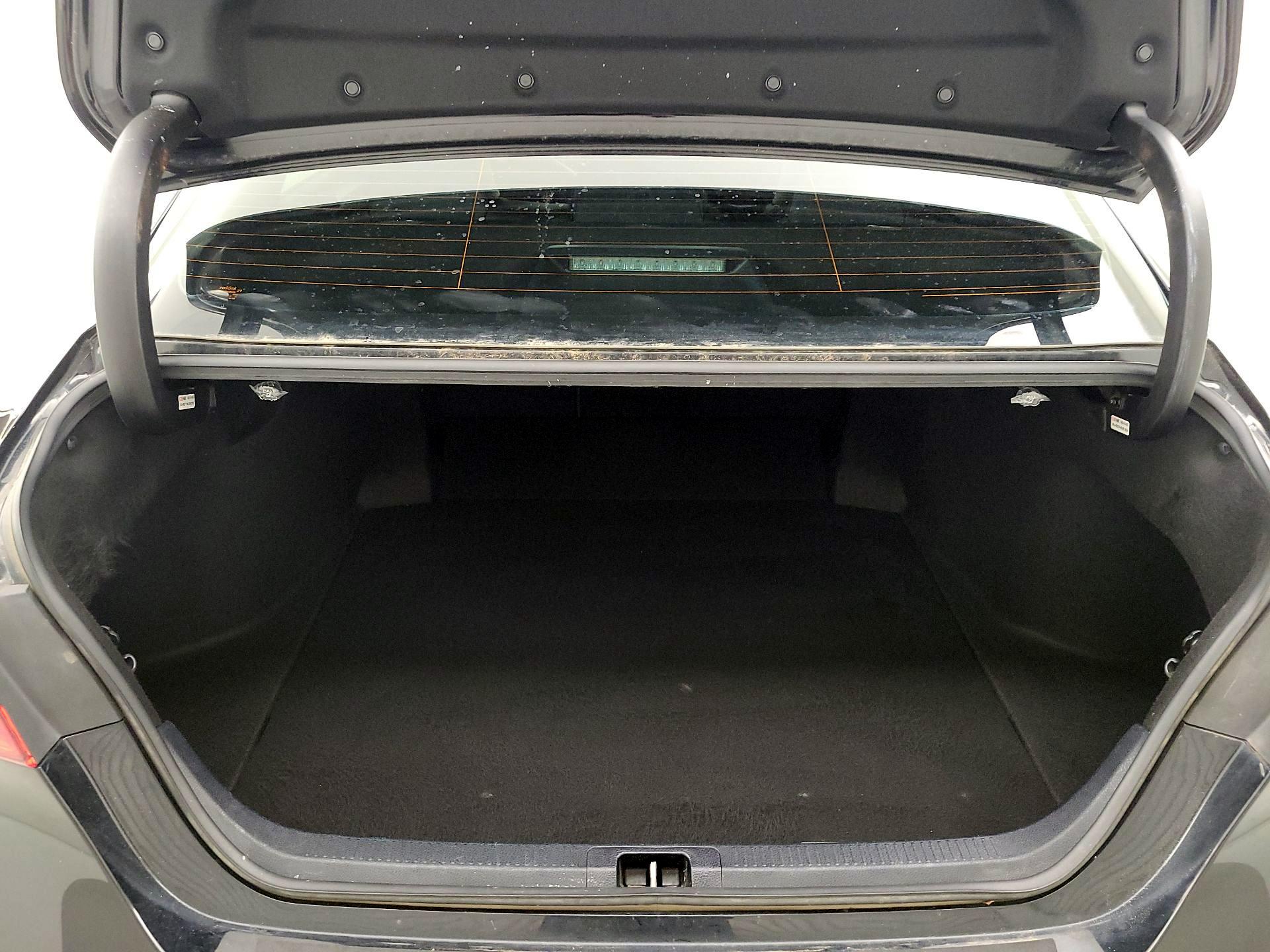 Thumbnail: 2022 Toyota Camry - 14