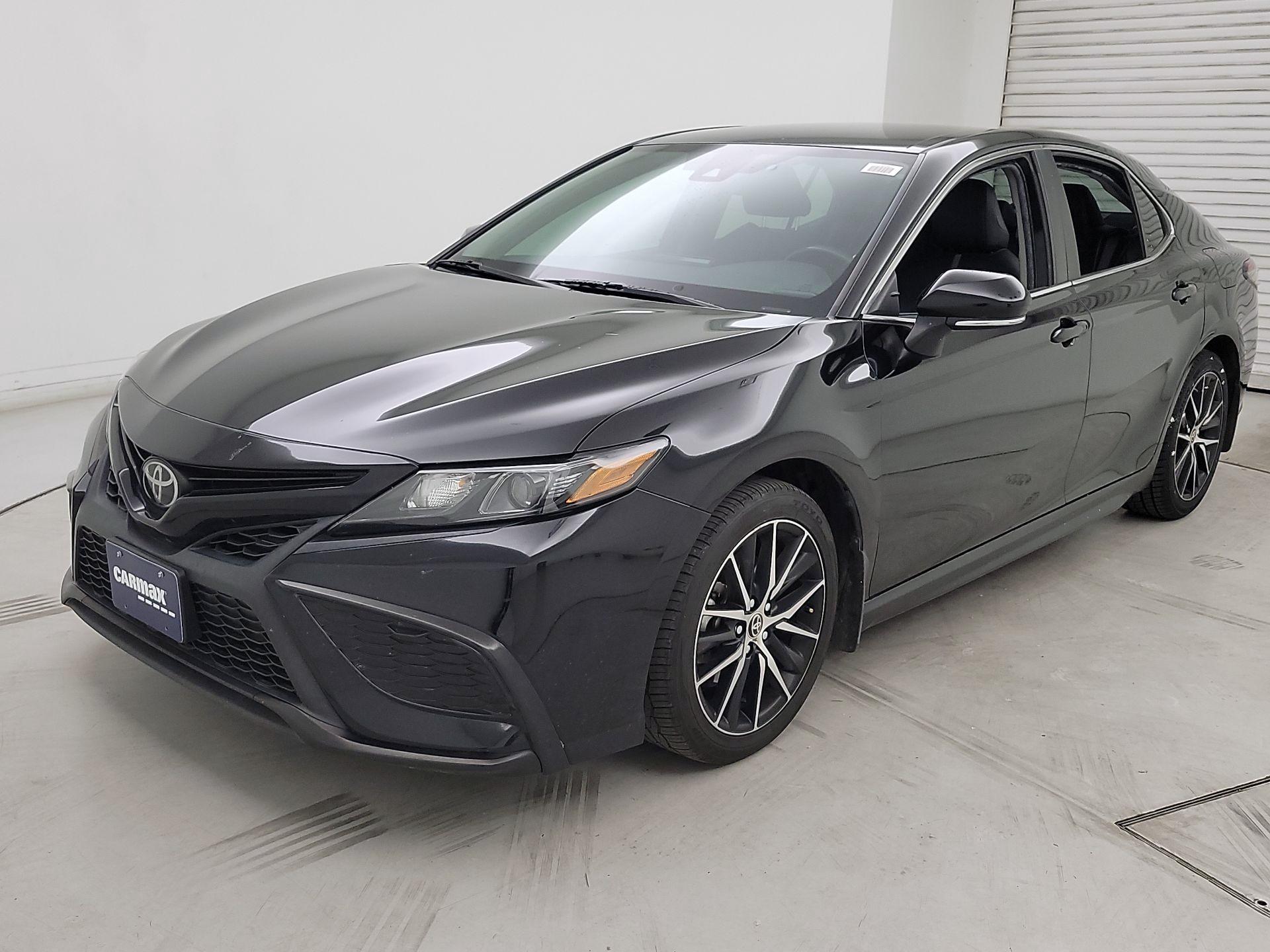 Thumbnail: 2022 Toyota Camry - 3