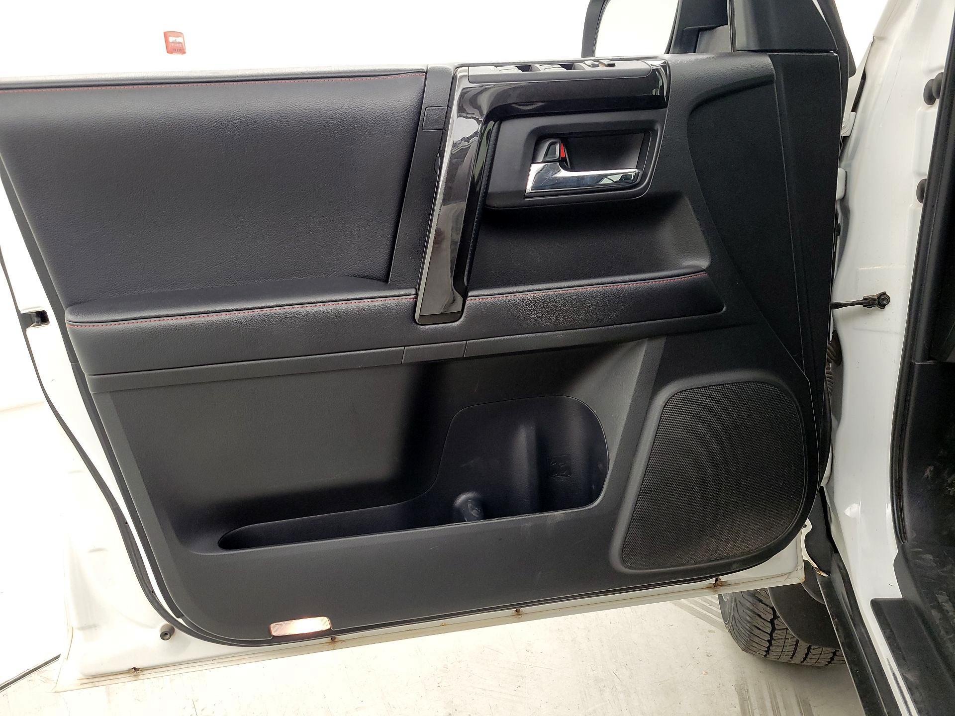 Thumbnail: 2018 Toyota 4Runner - 12