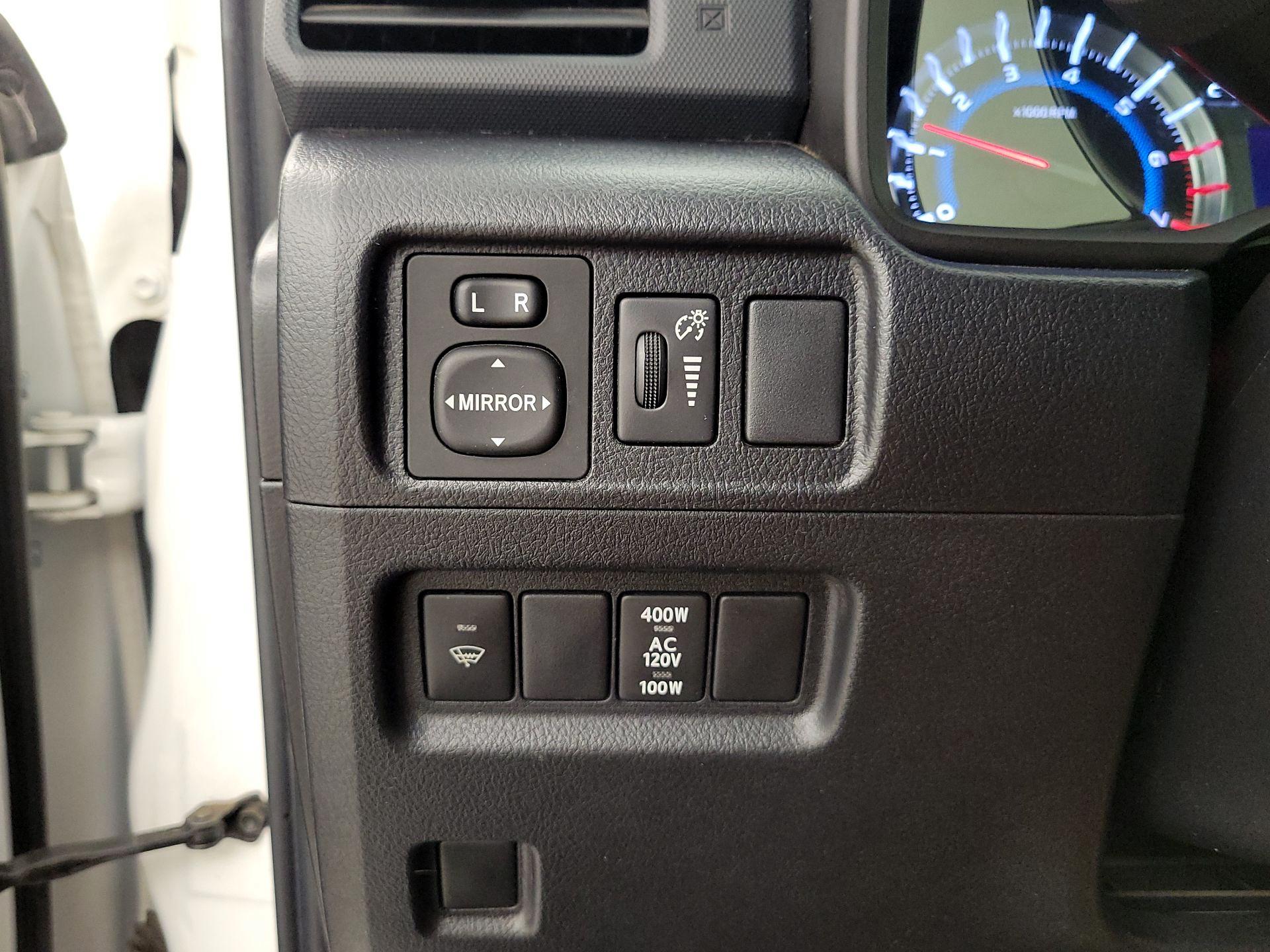 Thumbnail: 2018 Toyota 4Runner - 13