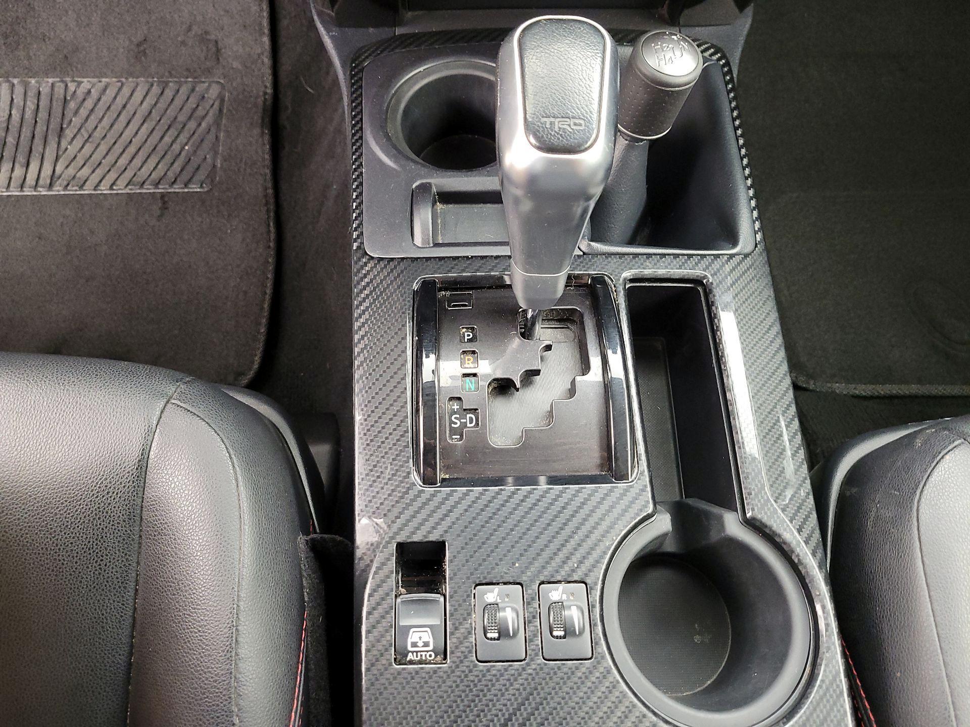 Thumbnail: 2018 Toyota 4Runner - 17