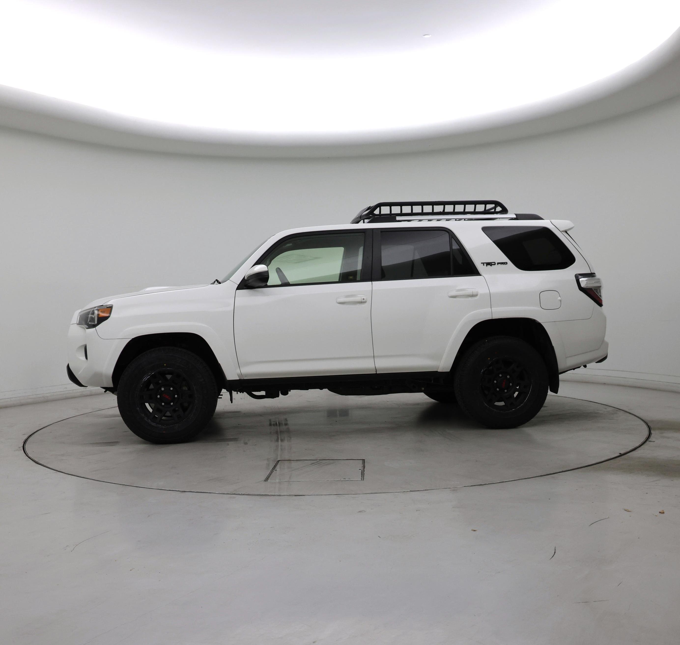Thumbnail: 2018 Toyota 4Runner - 3