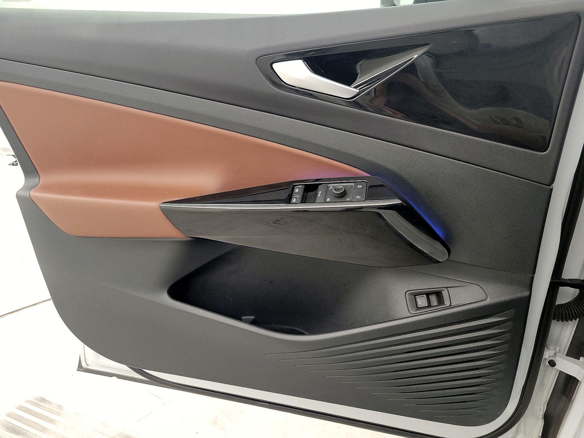 Thumbnail: 2022 Volkswagen ID.4 - 12