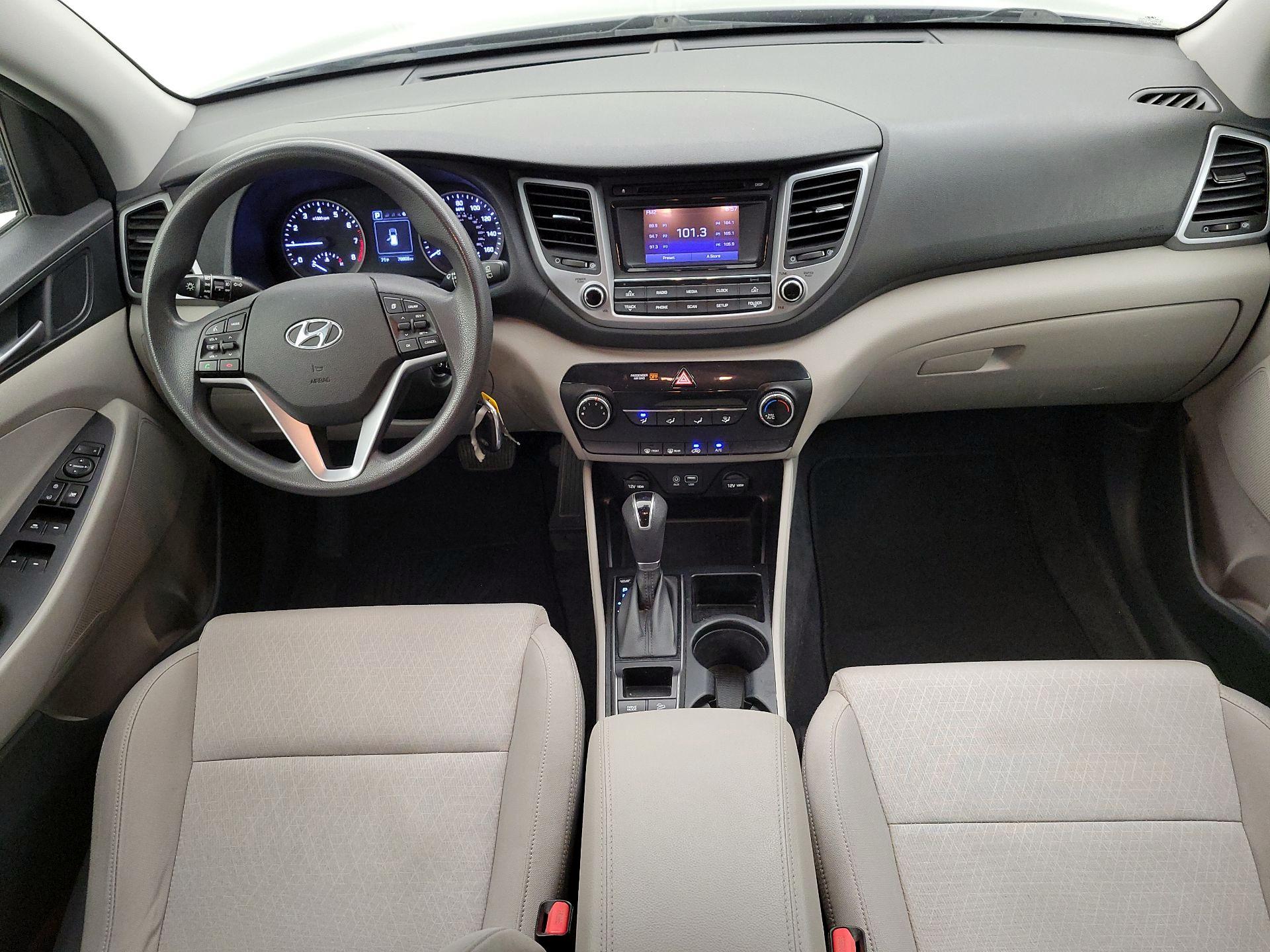 Thumbnail: 2016 Hyundai Tucson - 9