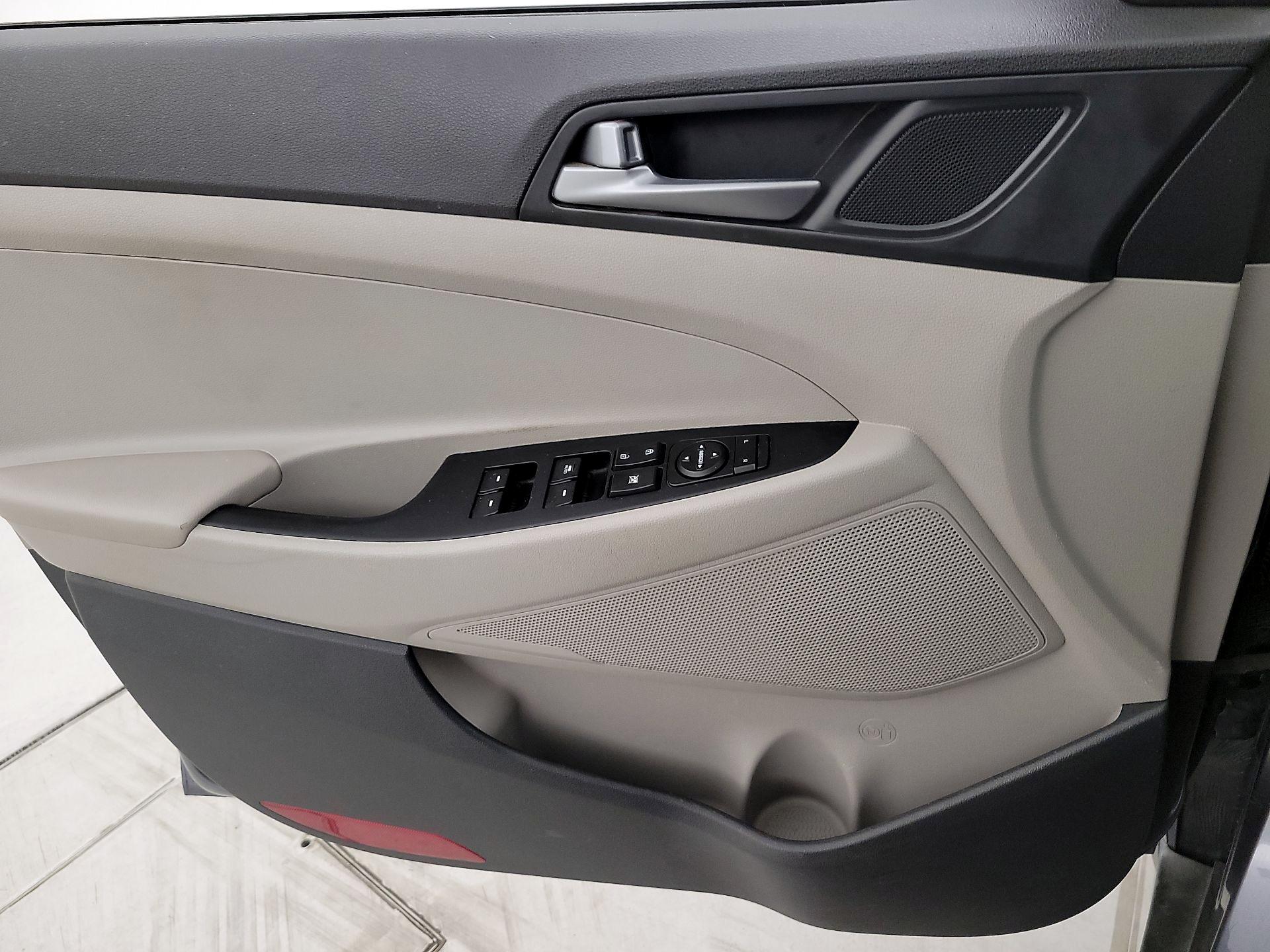 Thumbnail: 2016 Hyundai Tucson - 12