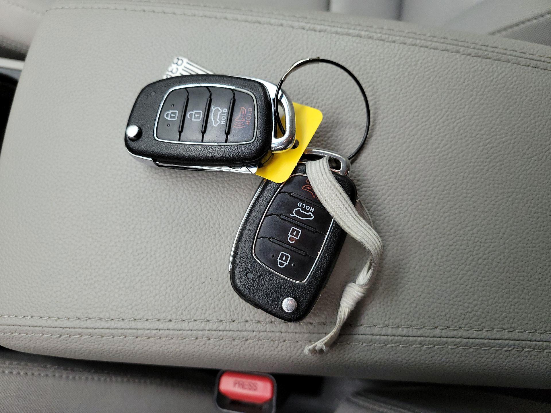 Thumbnail: 2016 Hyundai Tucson - 18