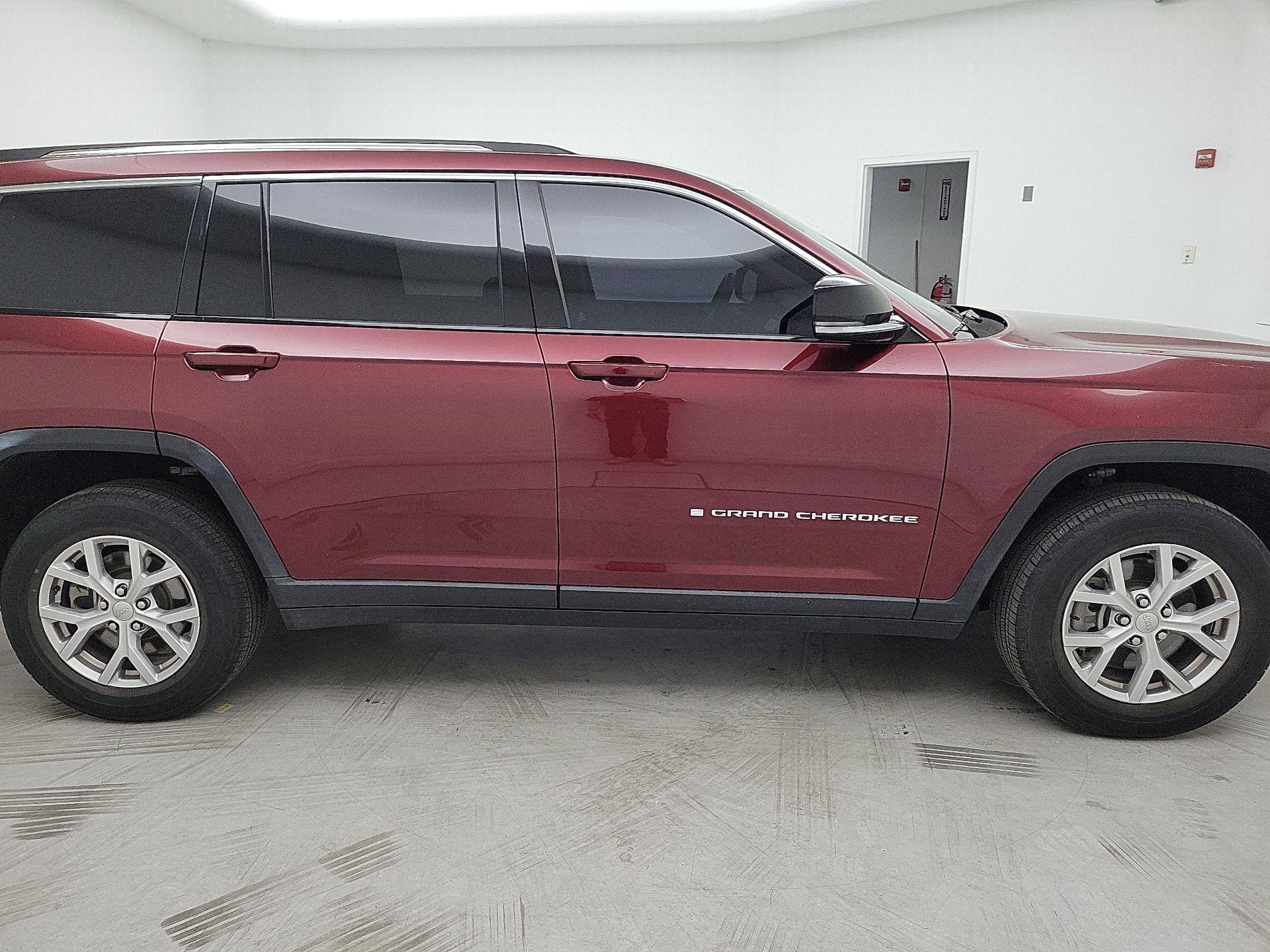 Thumbnail: 2022 Jeep Grand Cherokee L - 4