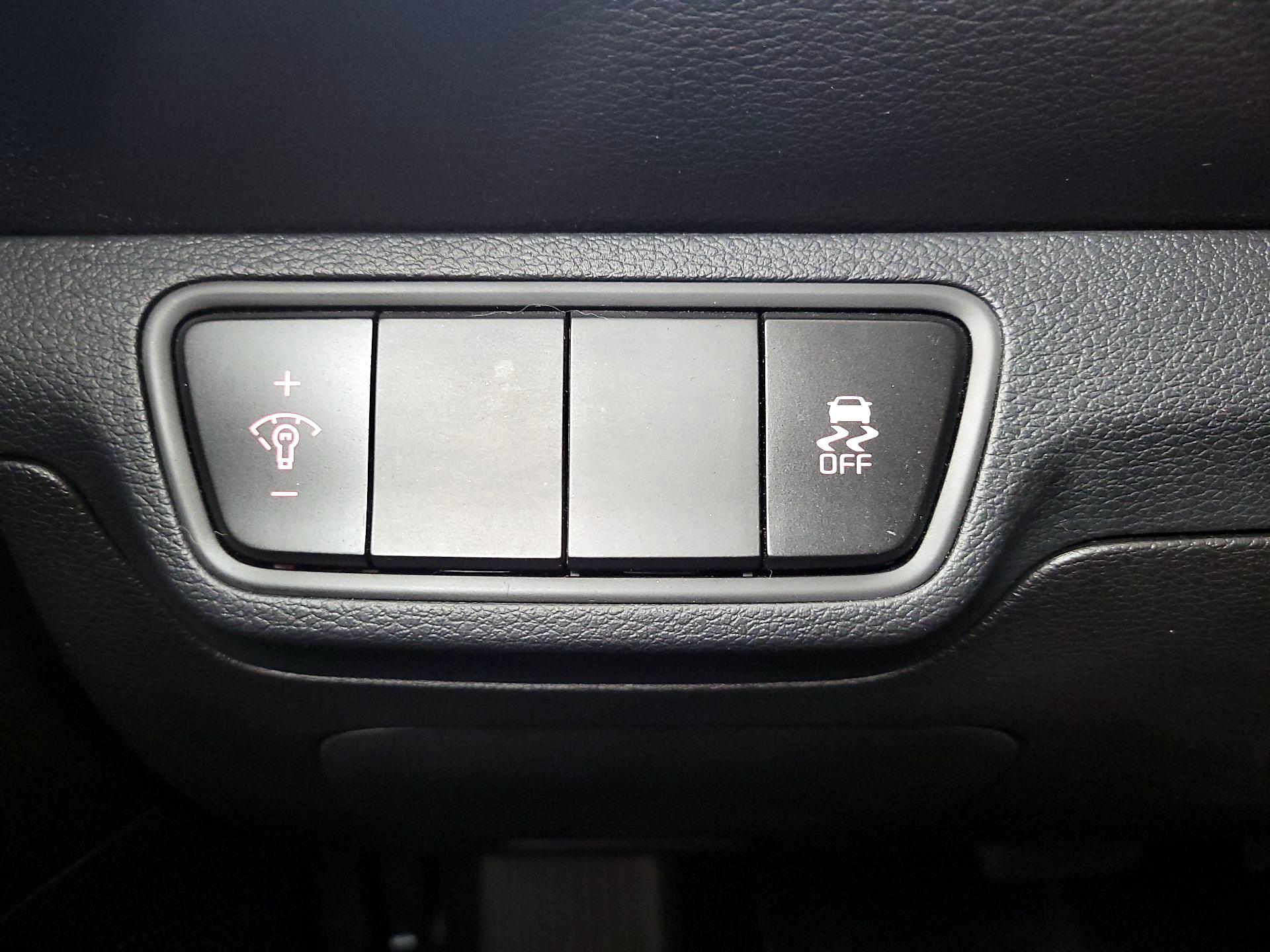 Thumbnail: 2023 Kia Forte - 13