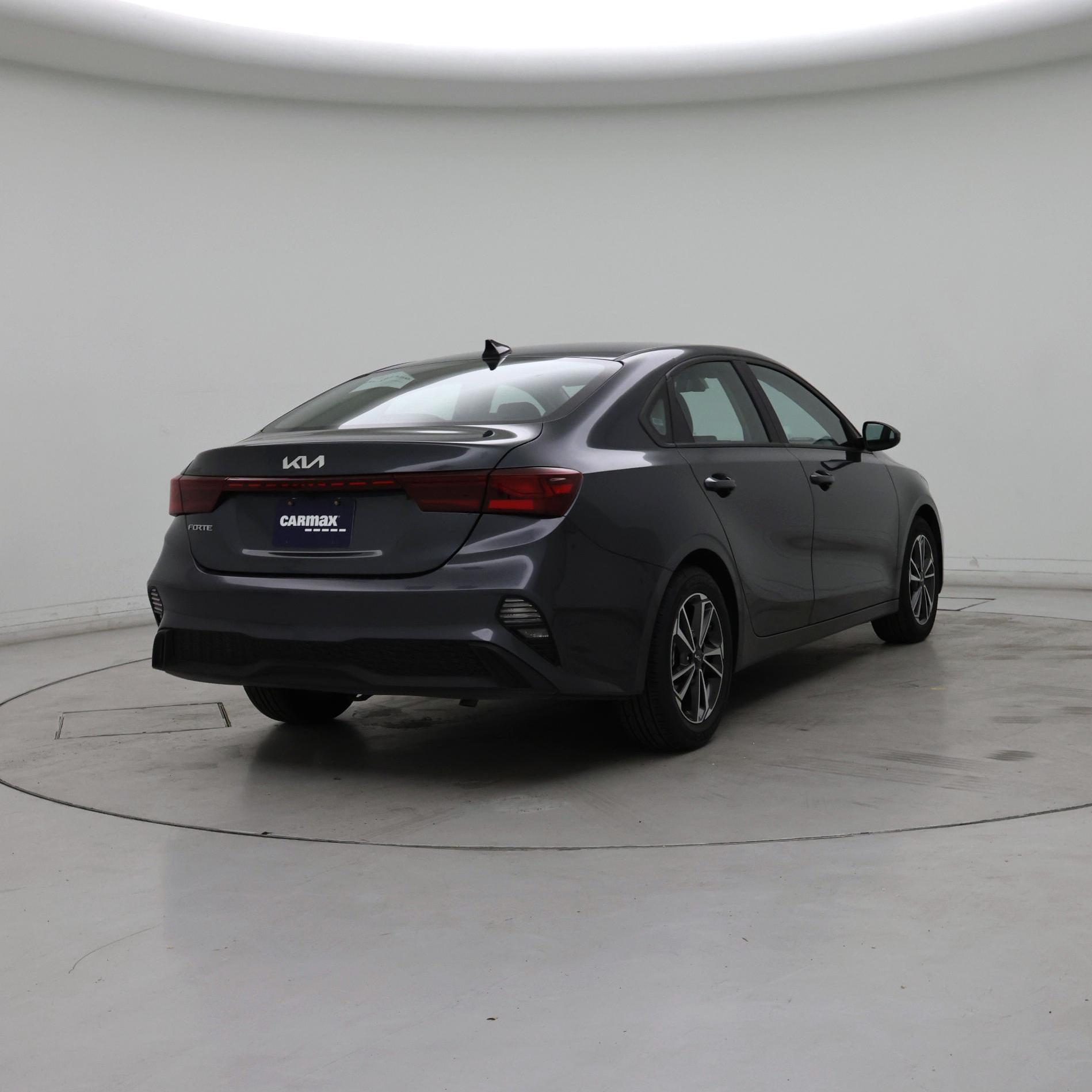 Thumbnail: 2023 Kia Forte - 8