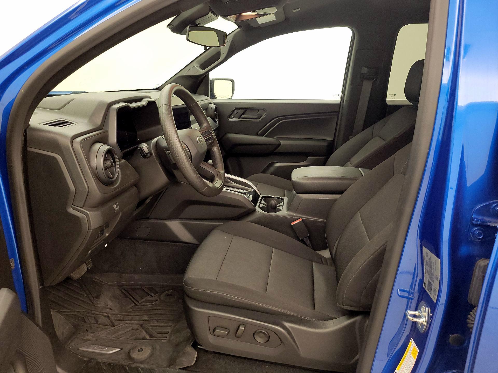 Thumbnail: 2023 Chevrolet Colorado - 11