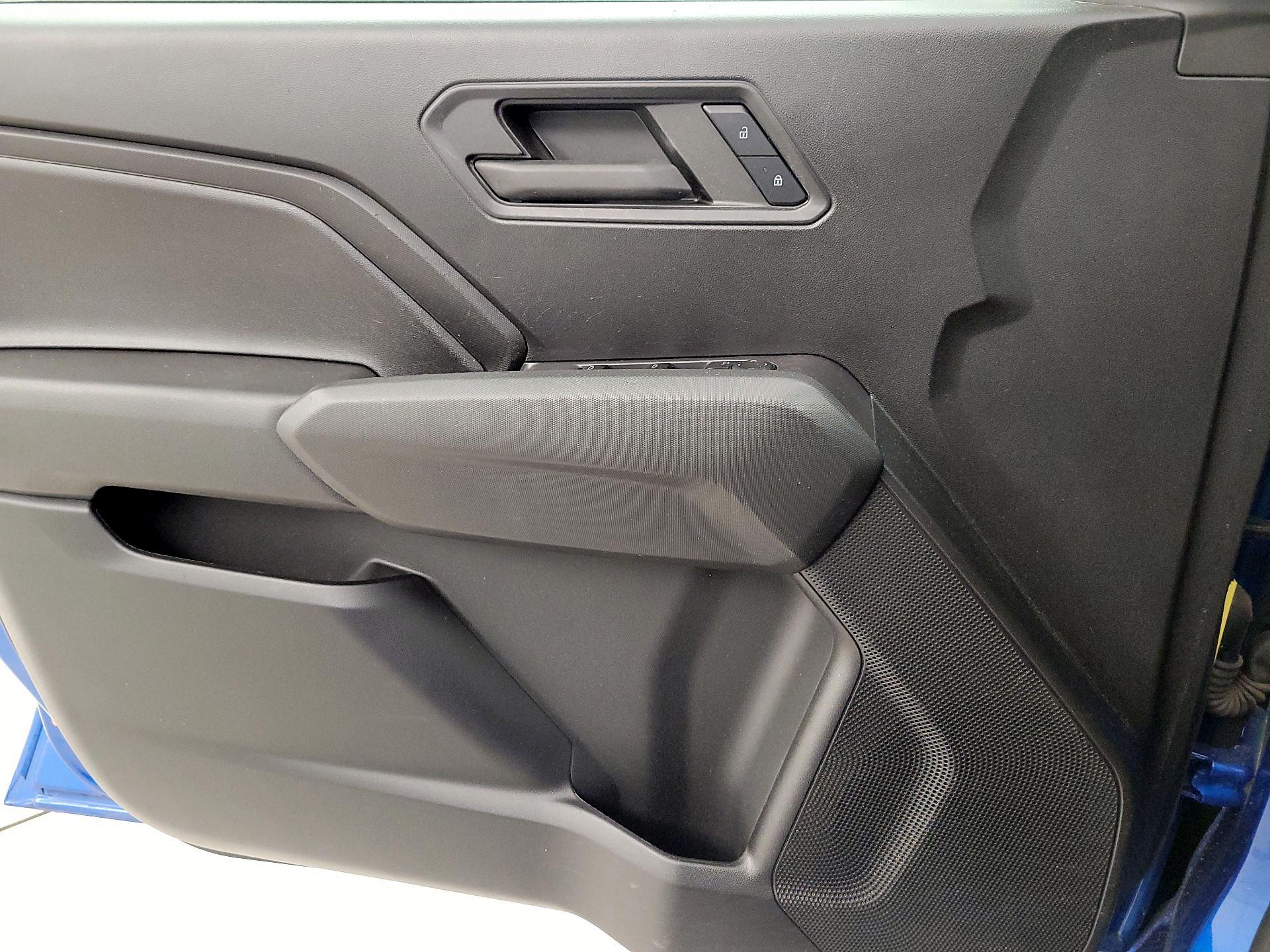 Thumbnail: 2023 Chevrolet Colorado - 12