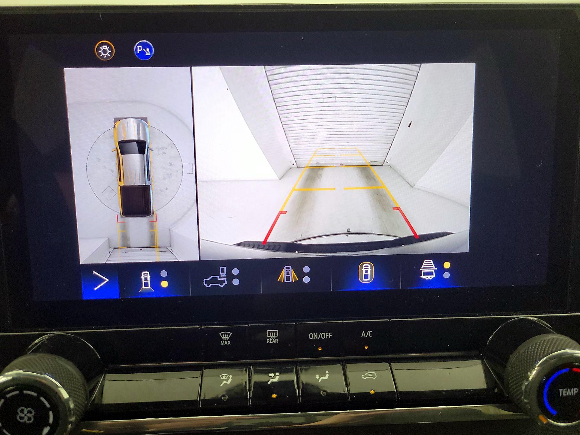 Thumbnail: 2023 Chevrolet Colorado - 14