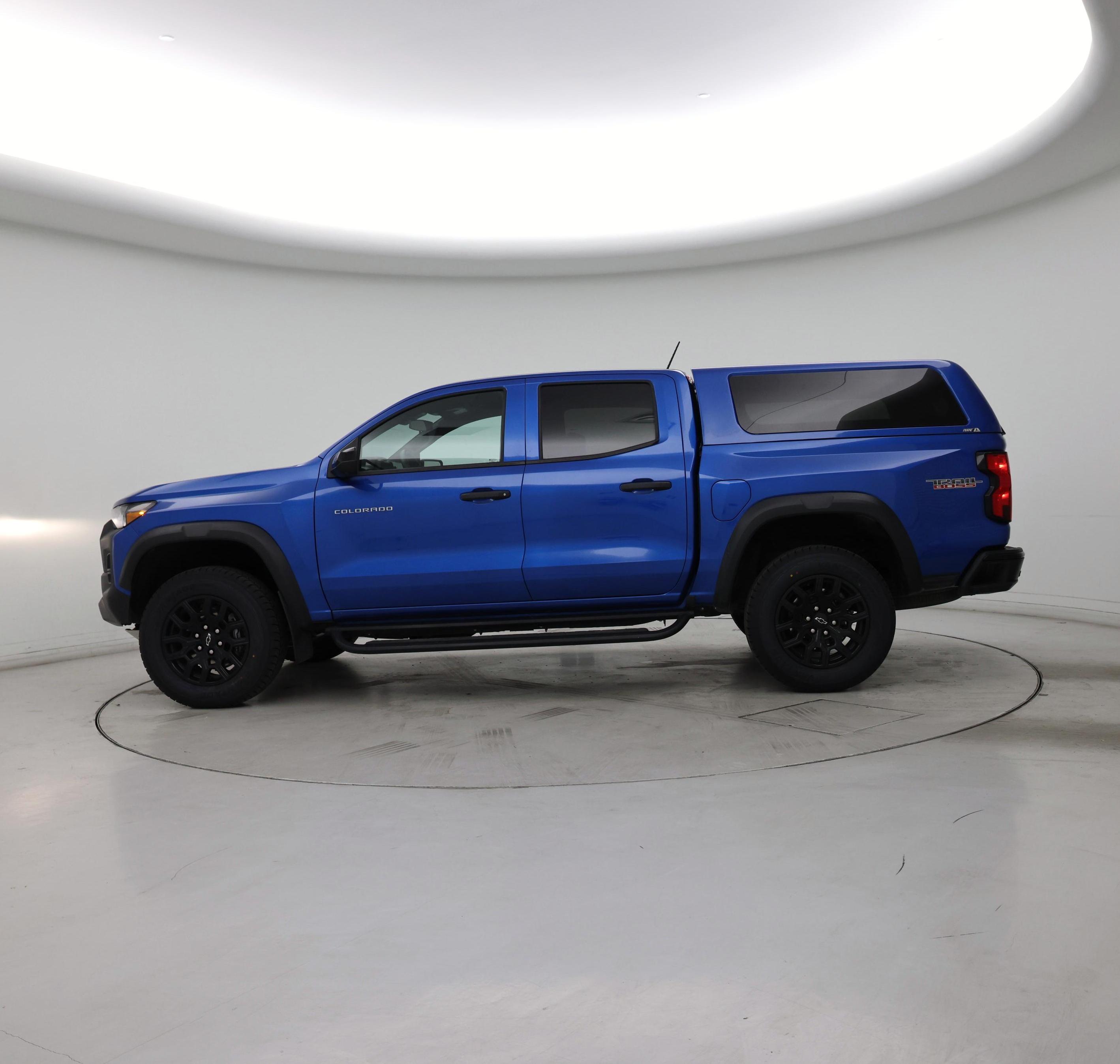Thumbnail: 2023 Chevrolet Colorado - 3
