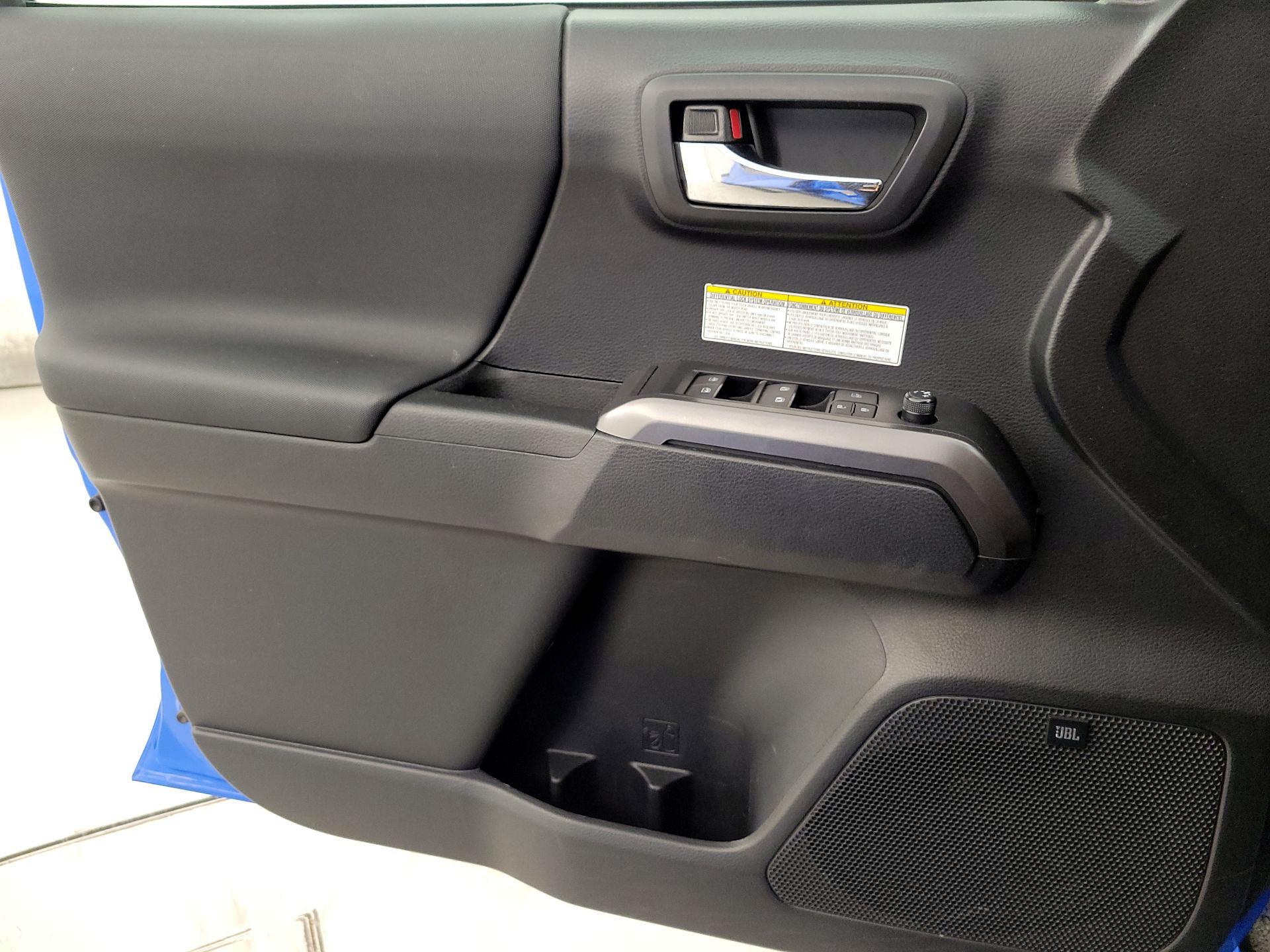 Thumbnail: 2020 Toyota Tacoma - 12