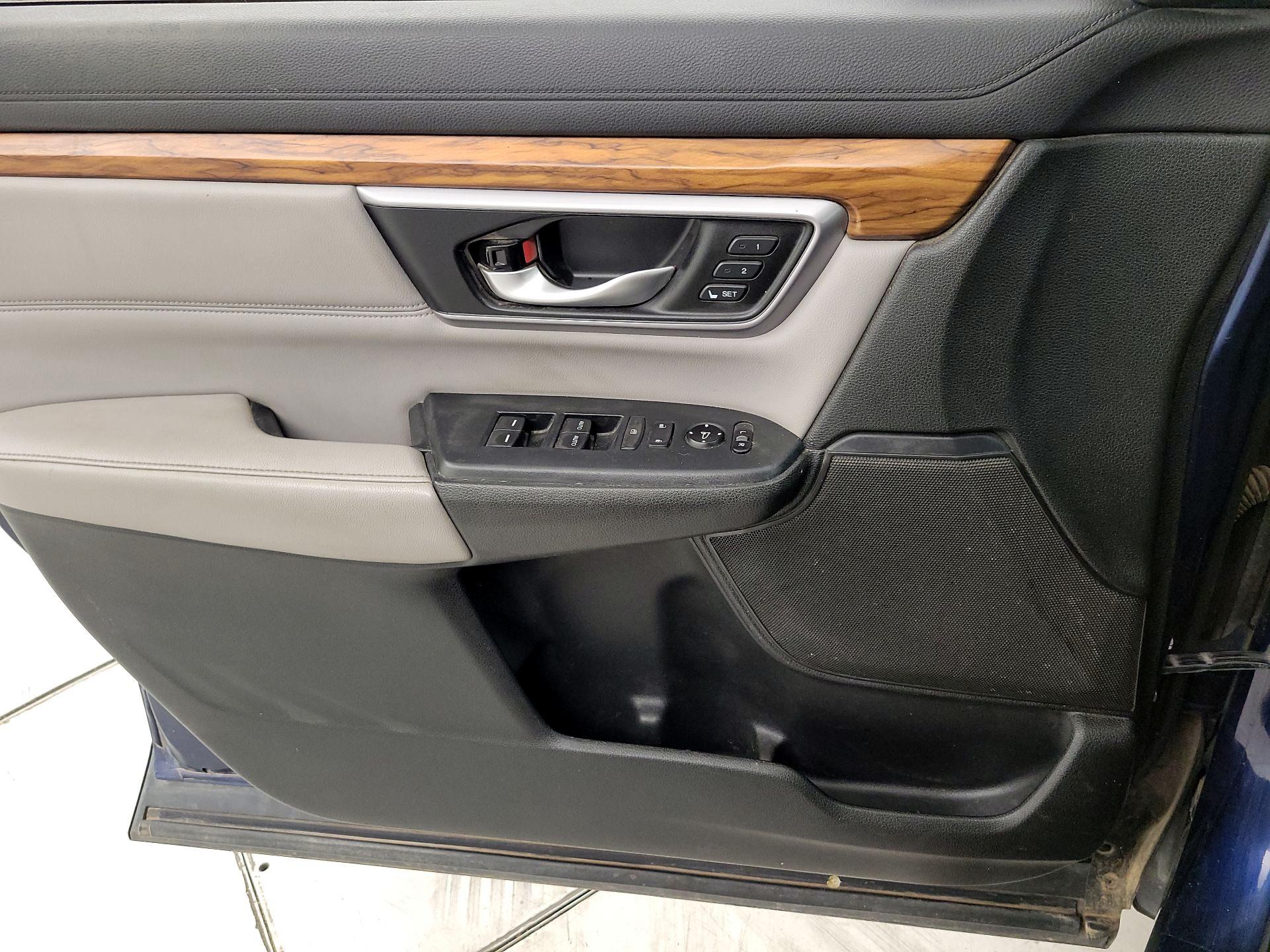 Thumbnail: 2017 Honda CR-V - 10