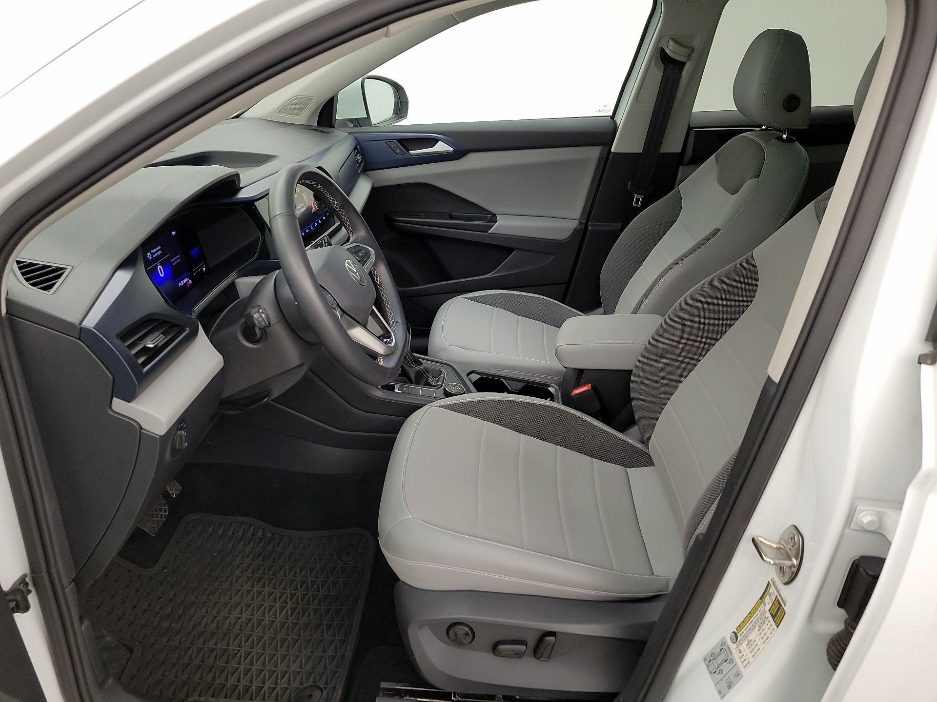 Thumbnail: 2022 Volkswagen Taos - 11