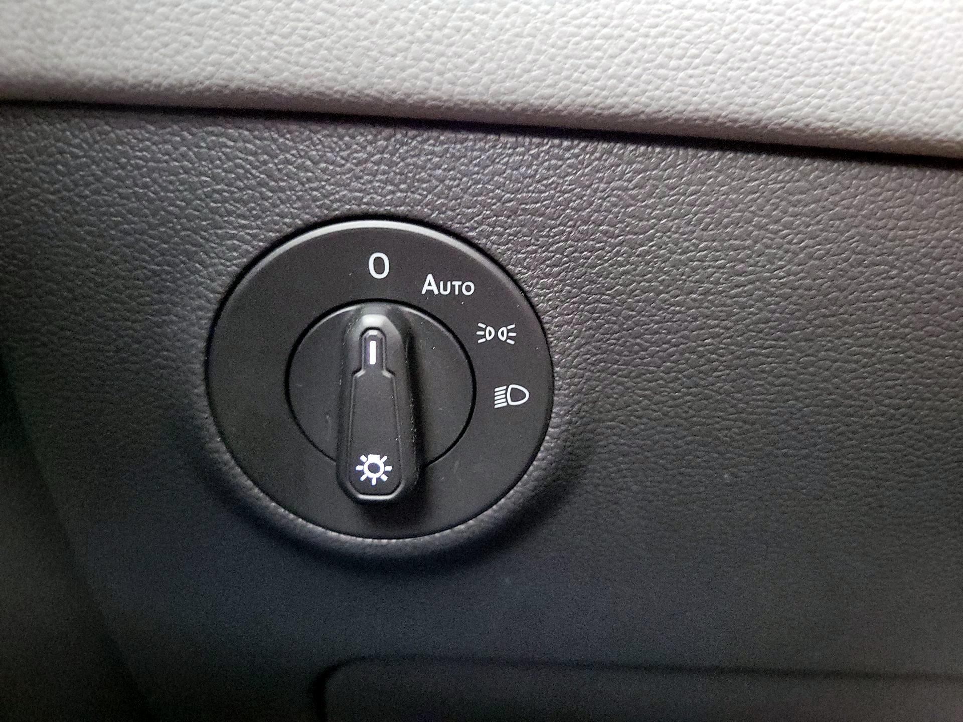 Thumbnail: 2022 Volkswagen Taos - 13