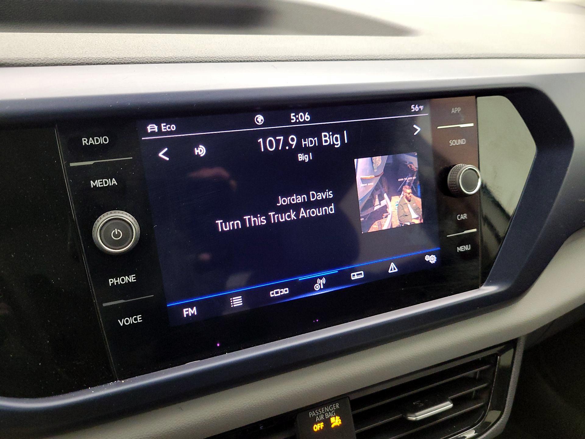 Thumbnail: 2022 Volkswagen Taos - 15