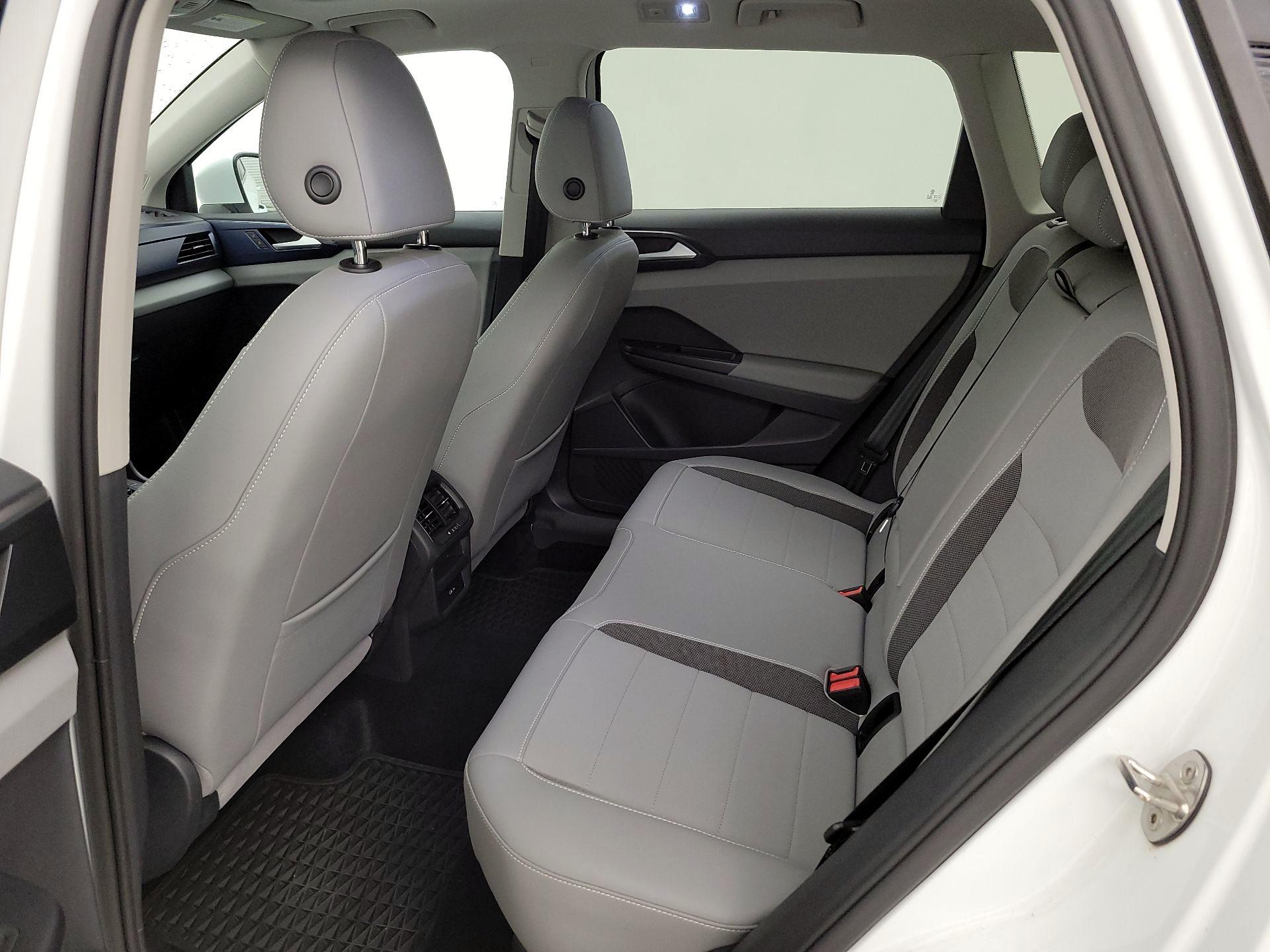 Thumbnail: 2022 Volkswagen Taos - 20