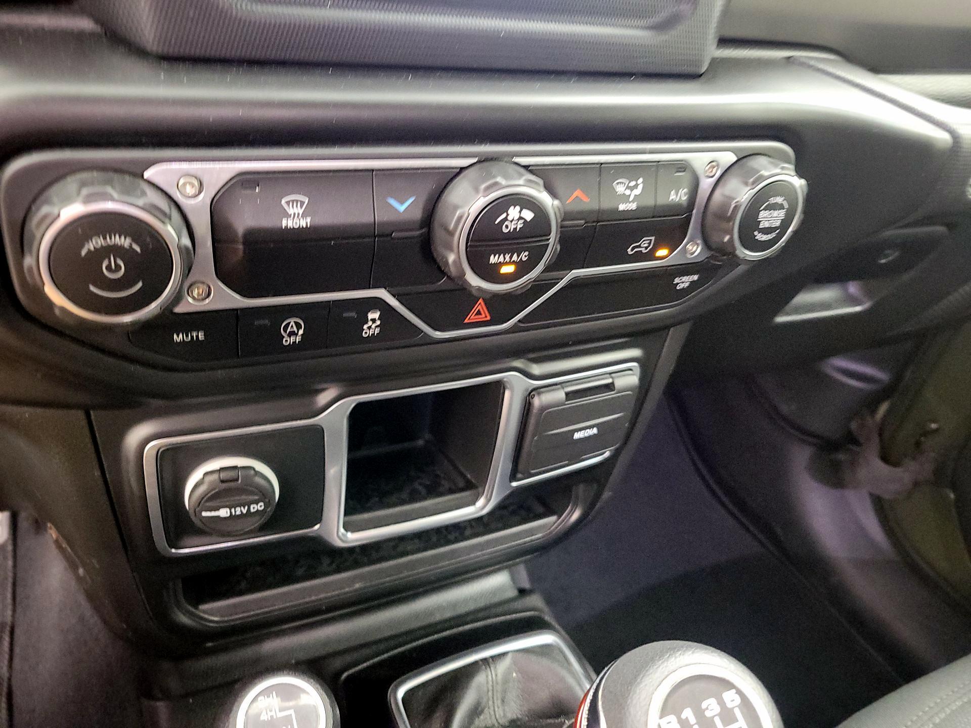 Thumbnail: 2022 Jeep Gladiator - 14
