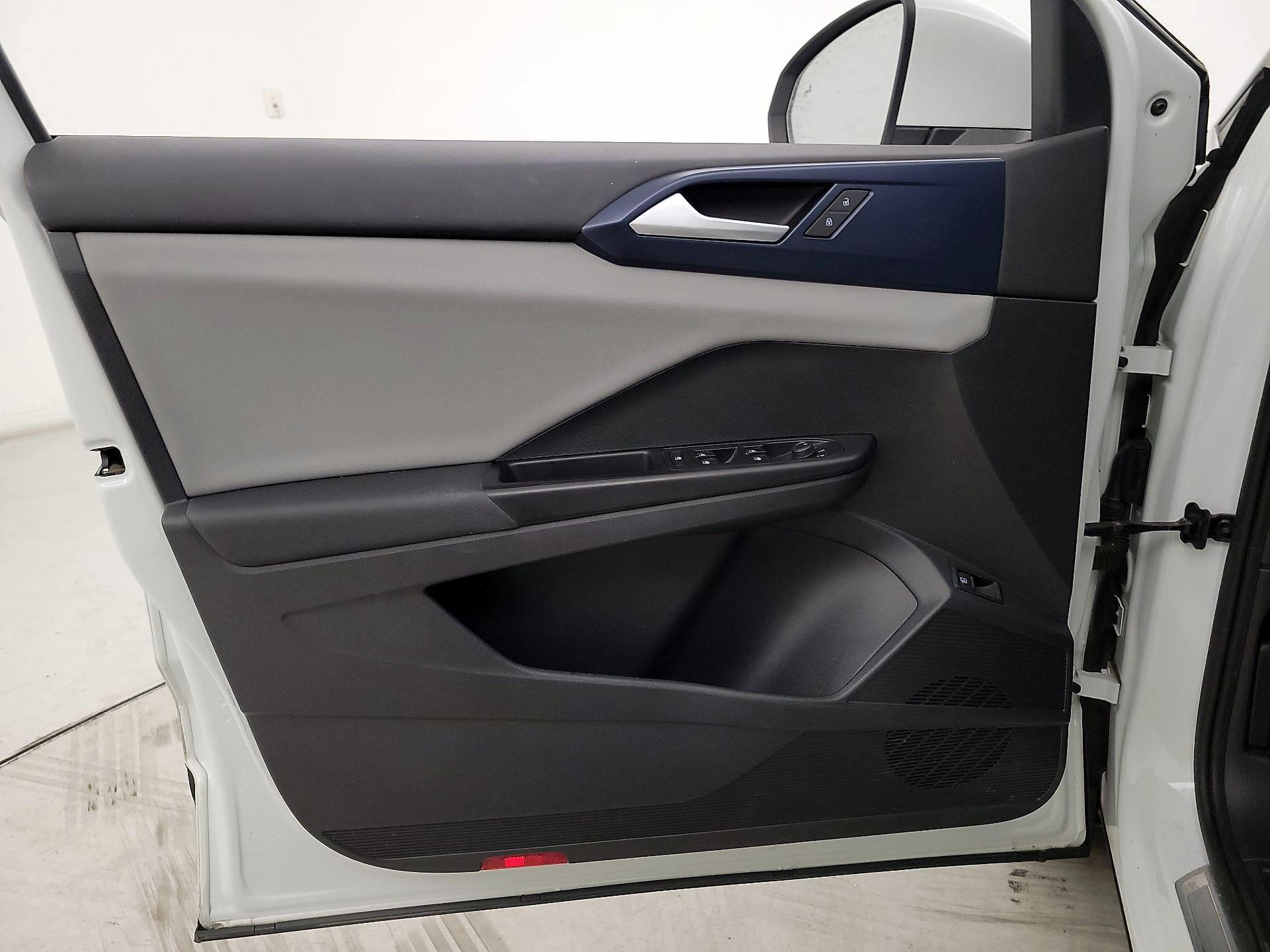 Thumbnail: 2022 Volkswagen Taos - 12