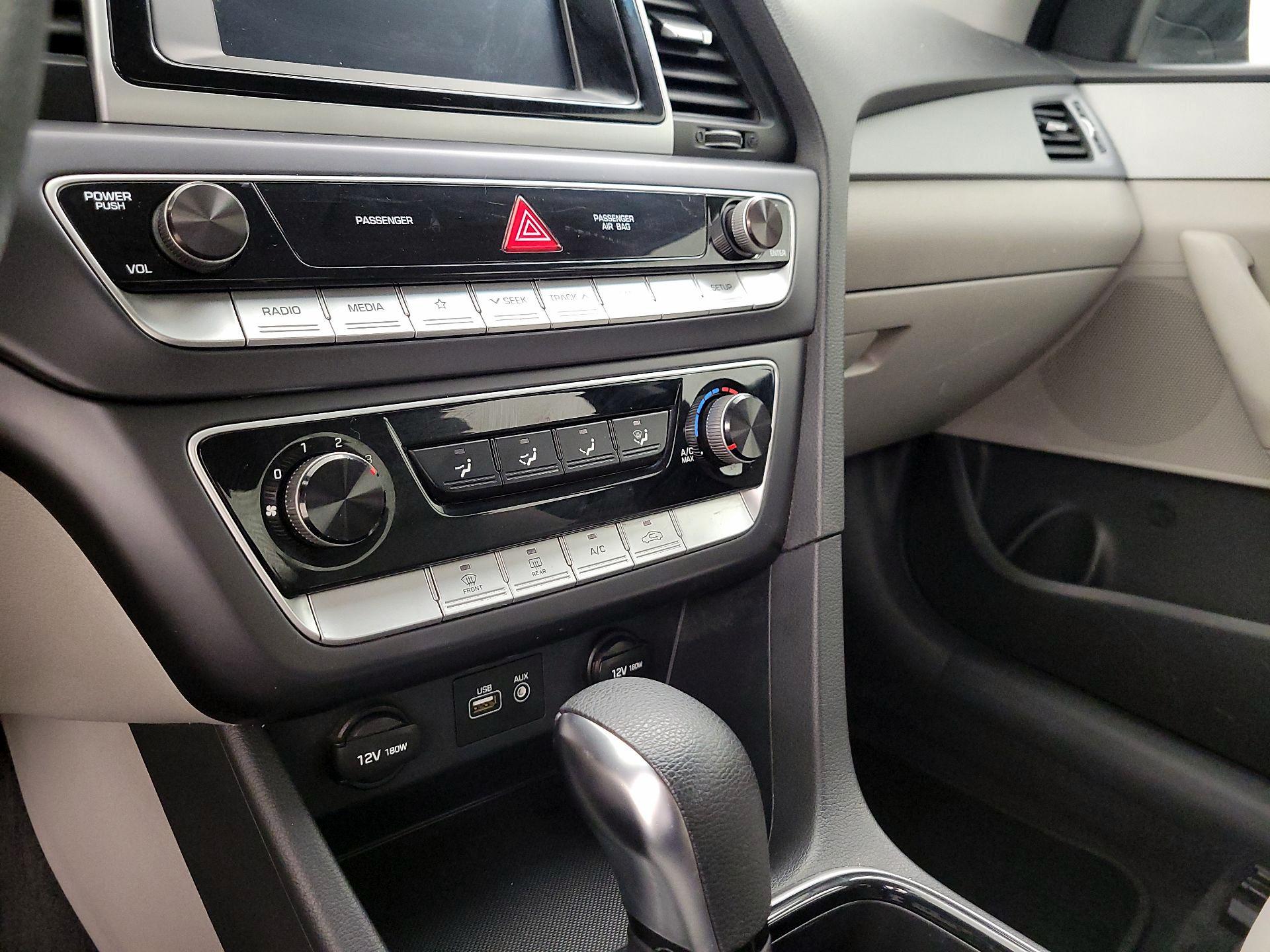 Thumbnail: 2019 Hyundai Sonata - 16