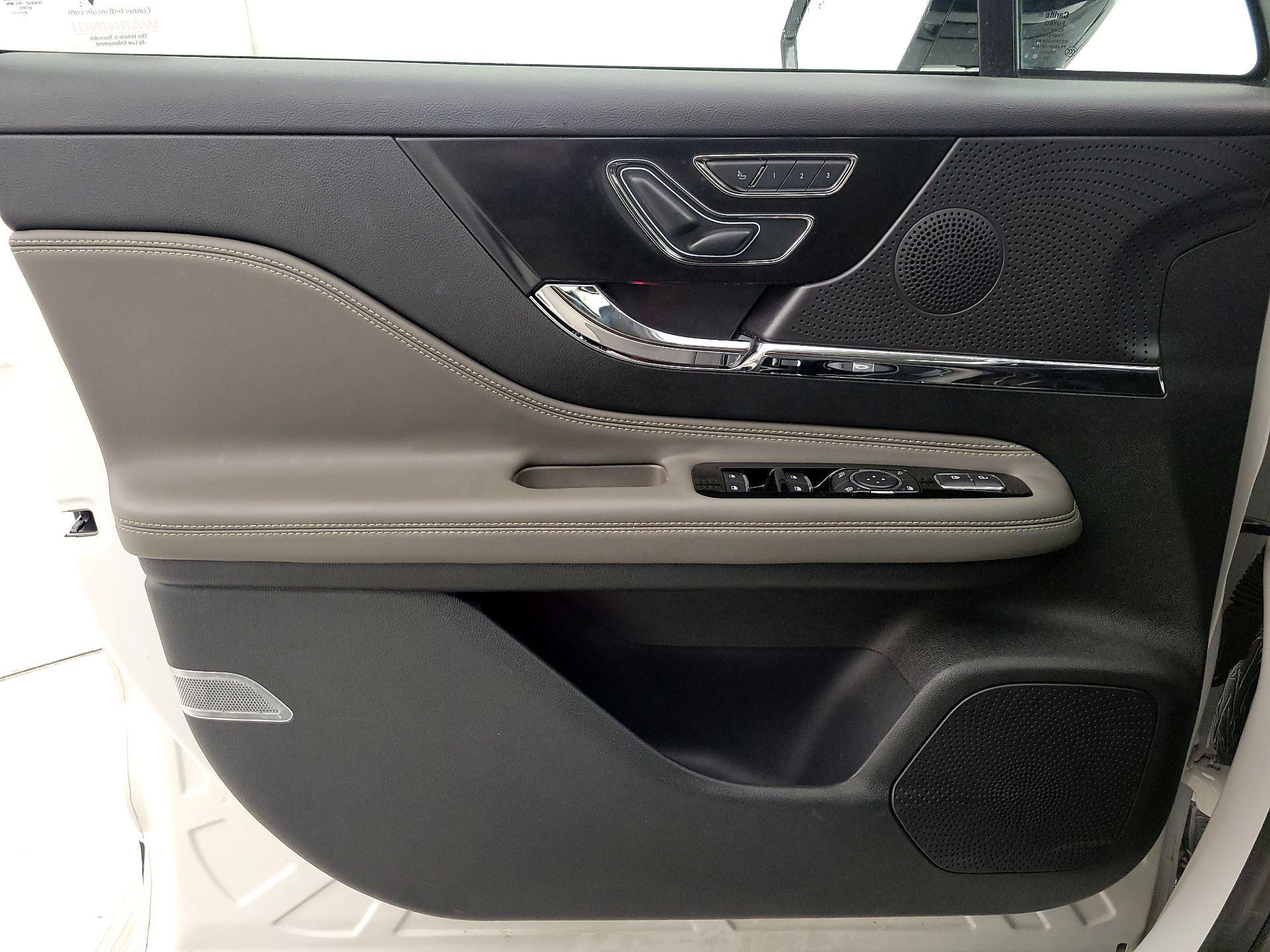 Thumbnail: 2024 Lincoln Corsair - 12