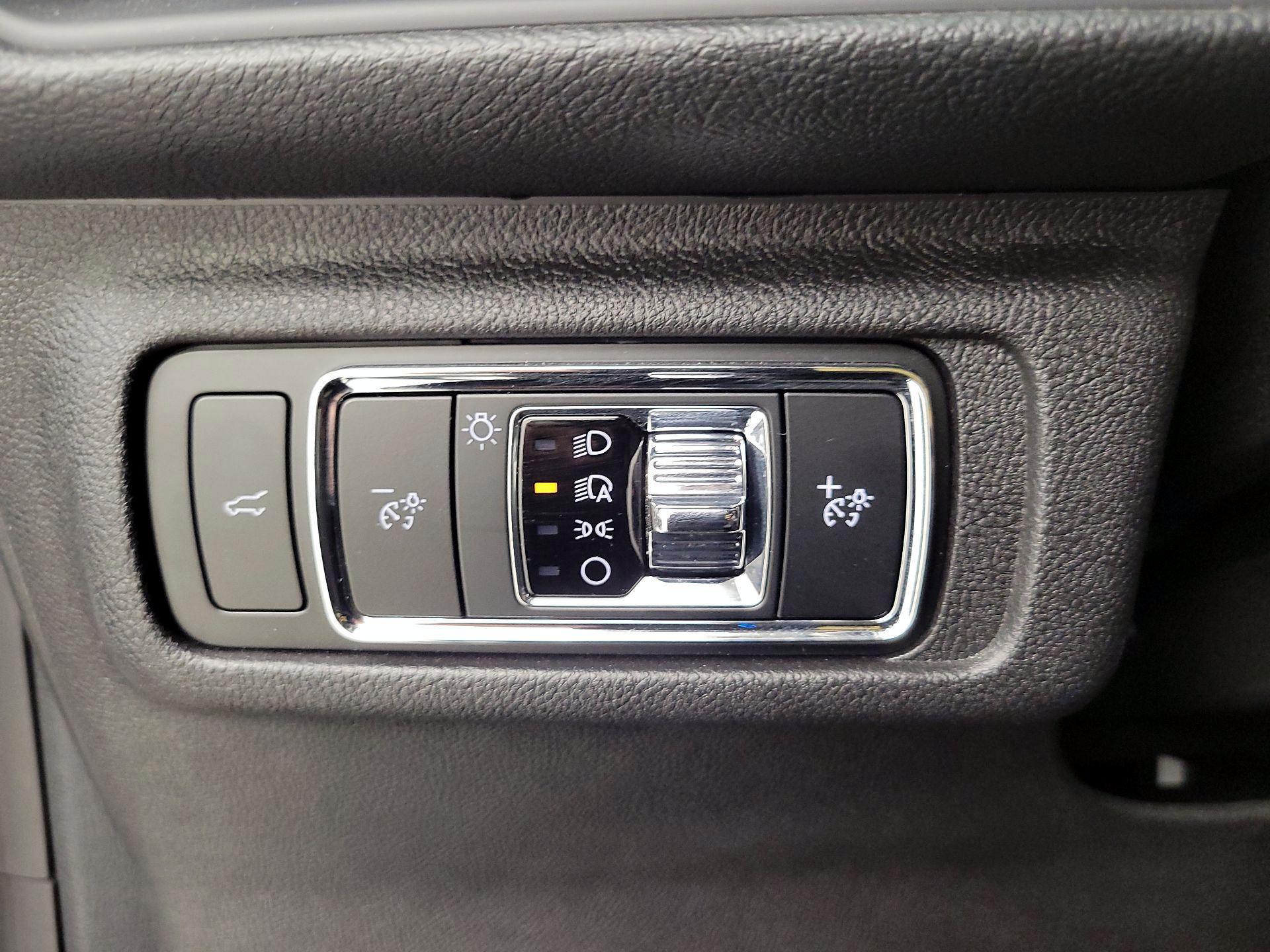 Thumbnail: 2024 Lincoln Corsair - 13