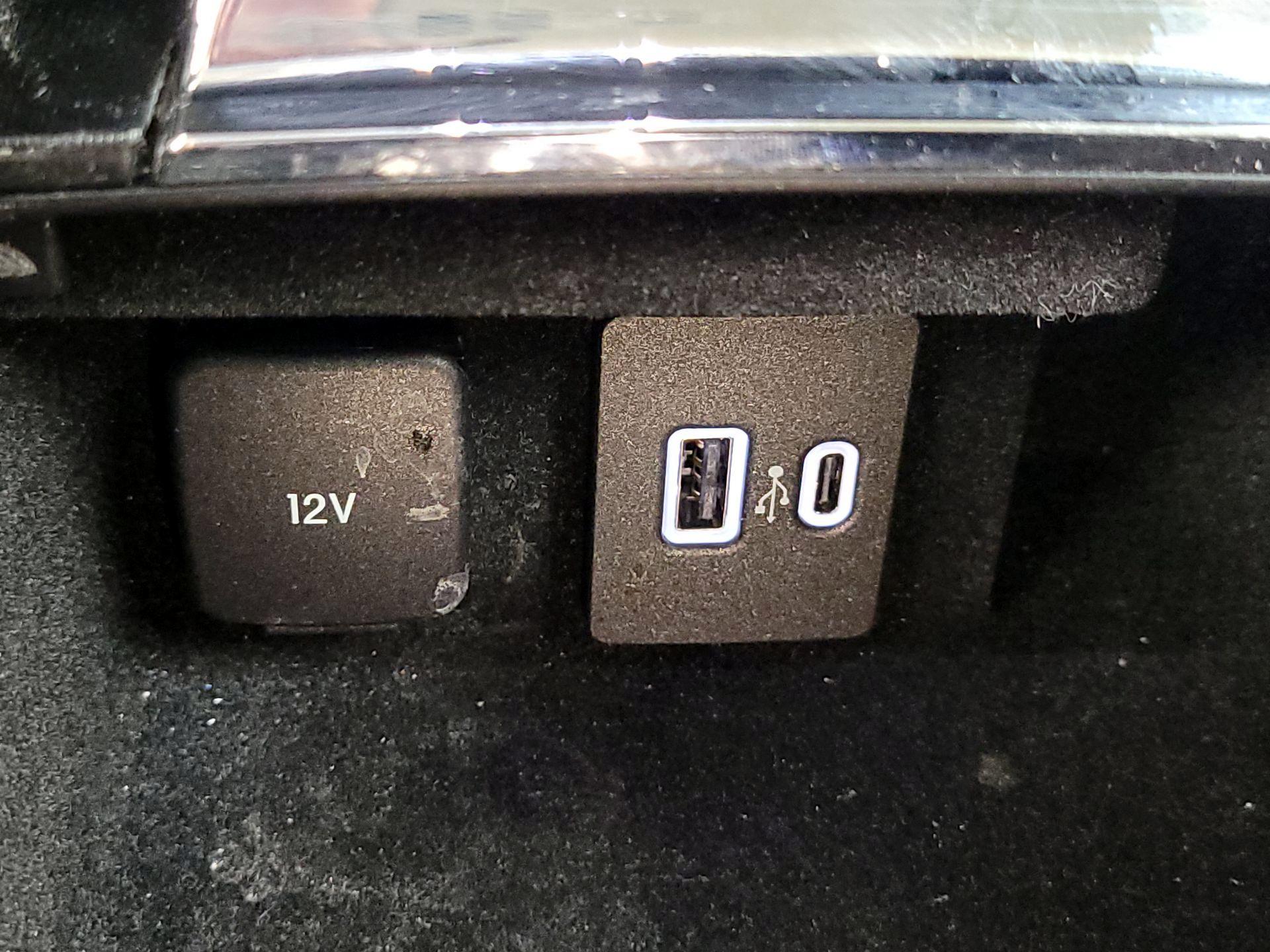 Thumbnail: 2024 Lincoln Corsair - 19