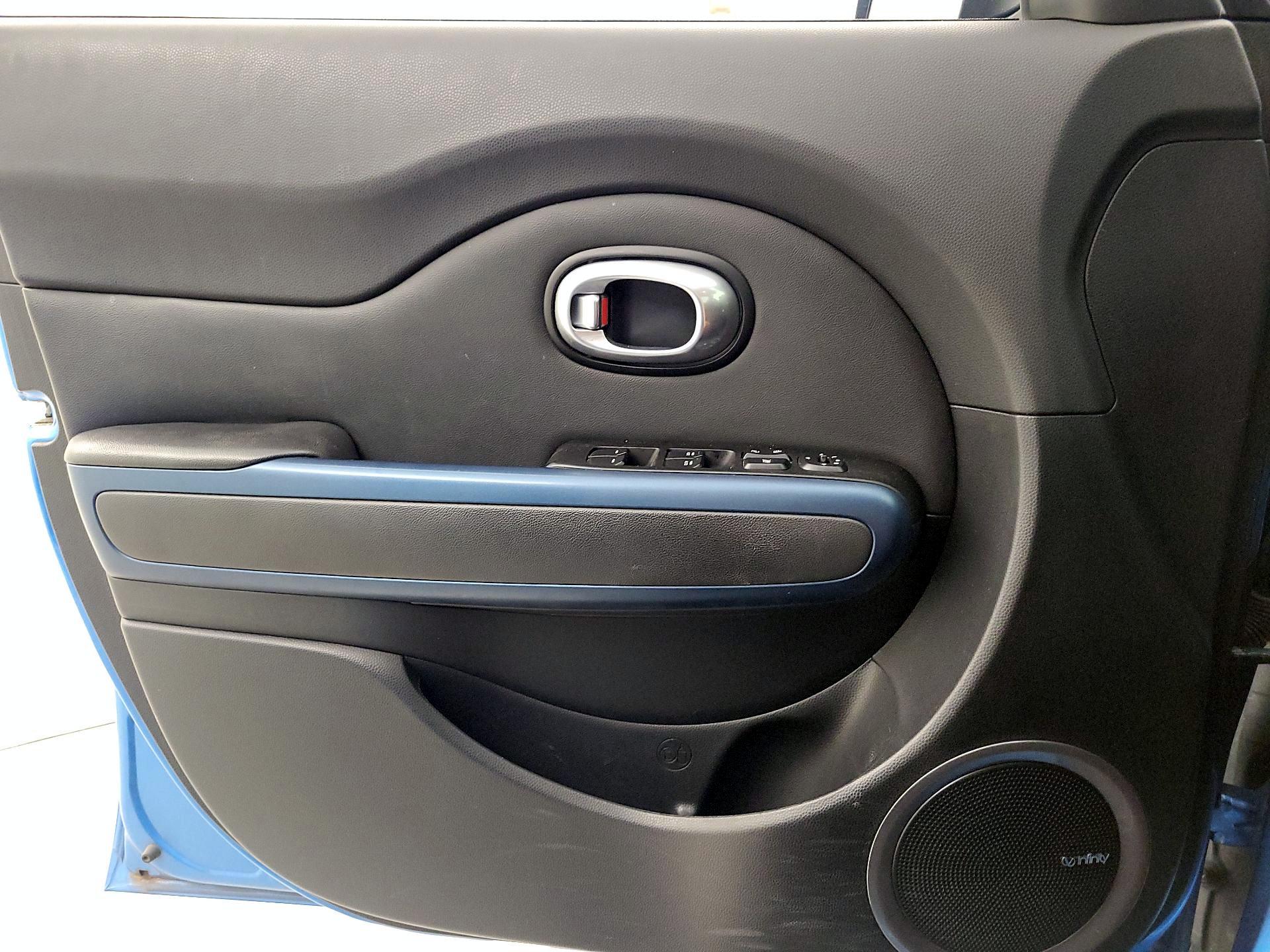 Thumbnail: 2015 Kia Soul - 12