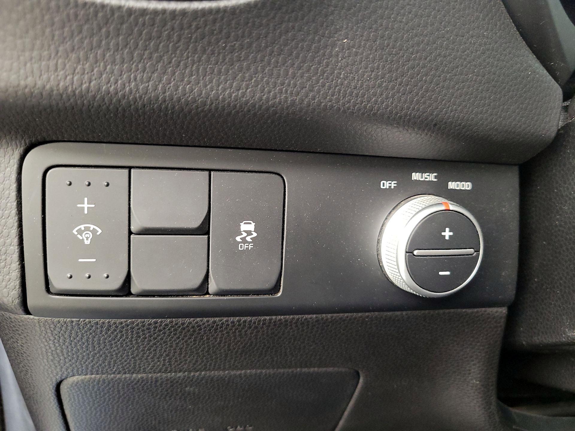 Thumbnail: 2015 Kia Soul - 13