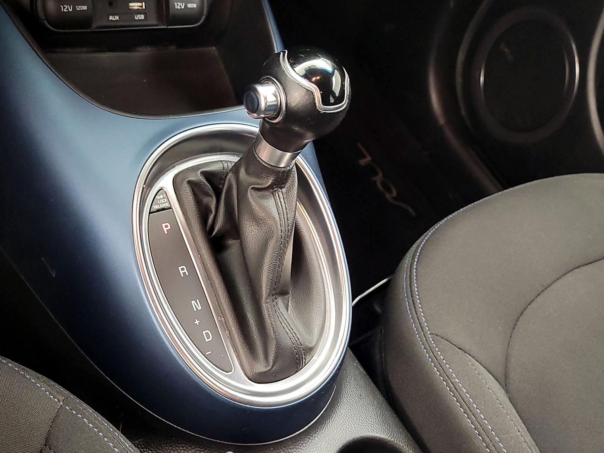 Thumbnail: 2015 Kia Soul - 18