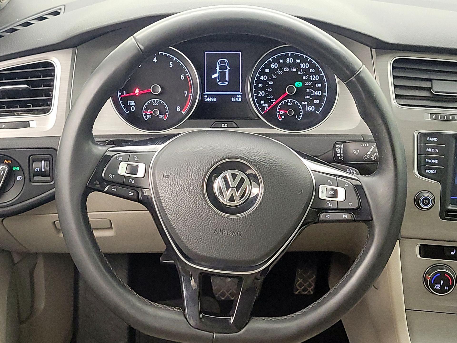 Thumbnail: 2017 Volkswagen Golf - 10