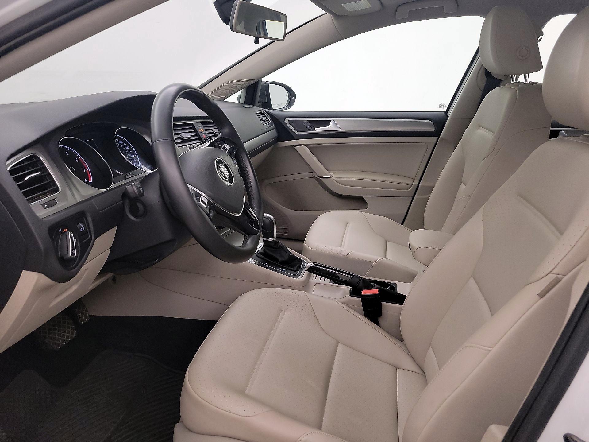 Thumbnail: 2017 Volkswagen Golf - 11