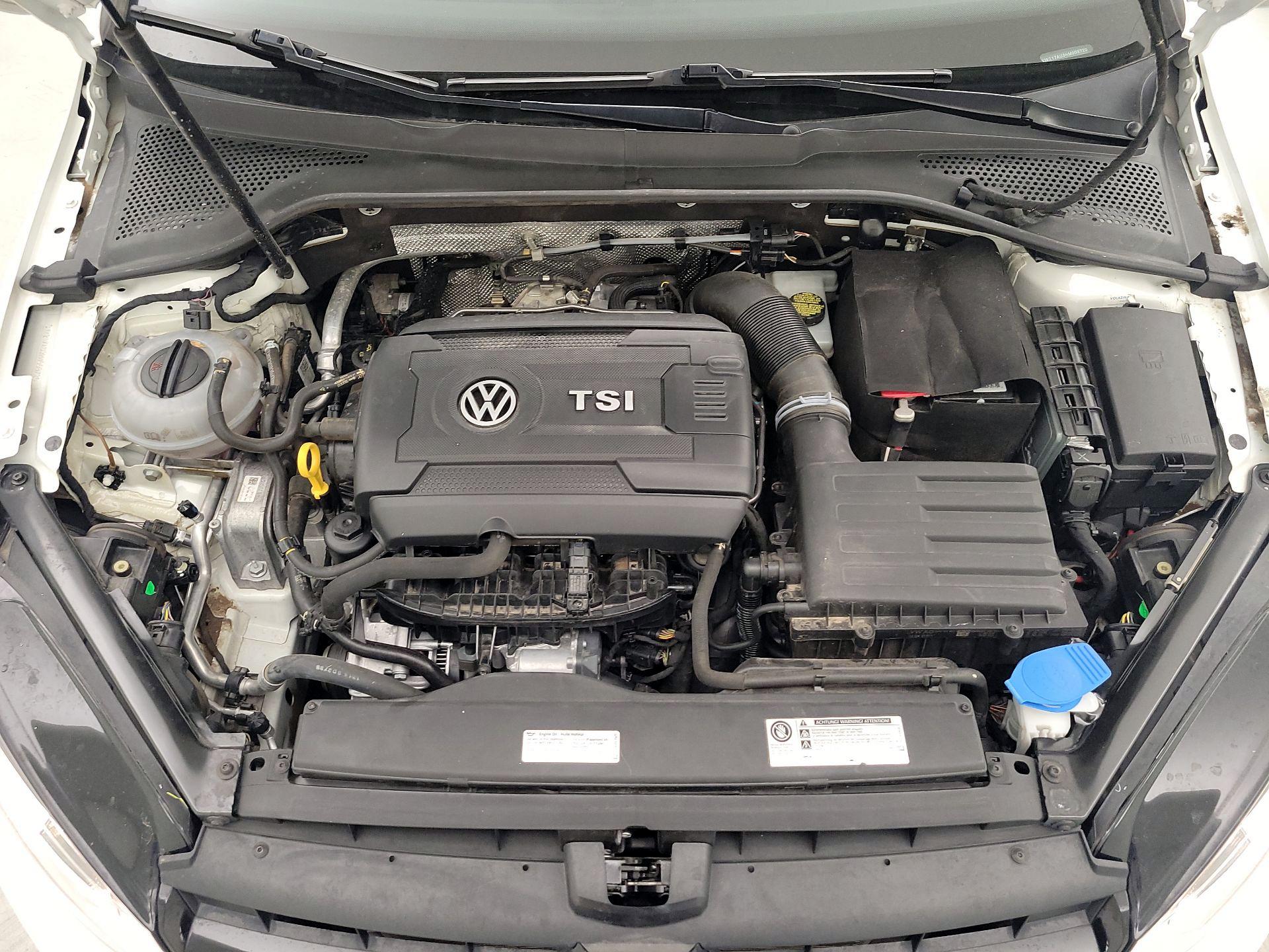 Thumbnail: 2017 Volkswagen Golf - 20